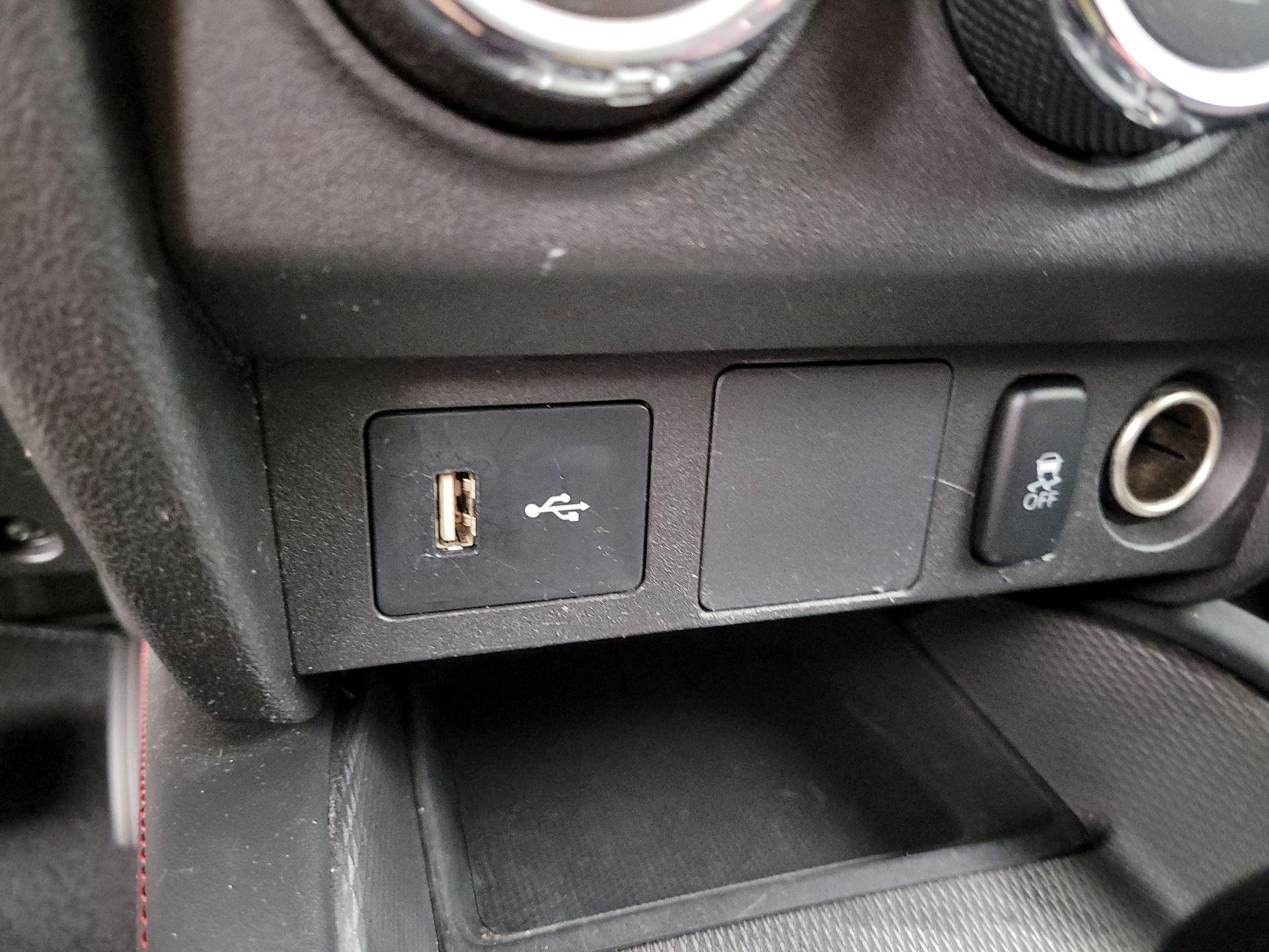 Thumbnail: 2019 Mitsubishi Outlander Sport - 18