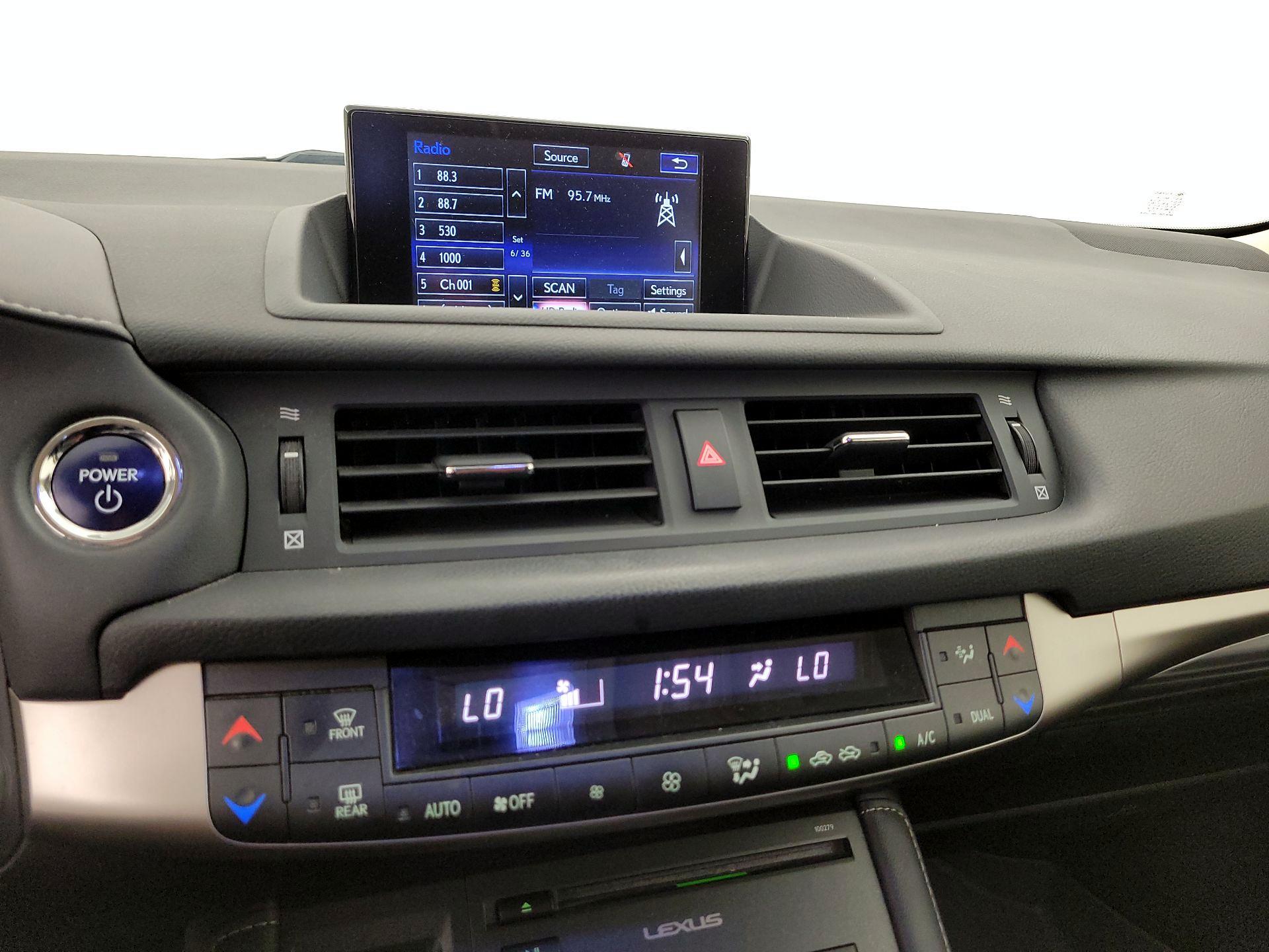 Thumbnail: 2014 Lexus CT - 16