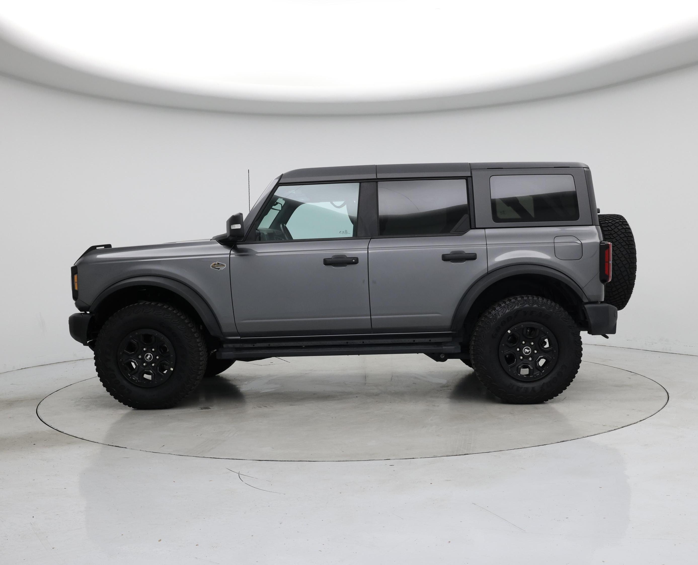 Thumbnail: 2023 Ford Bronco - 3