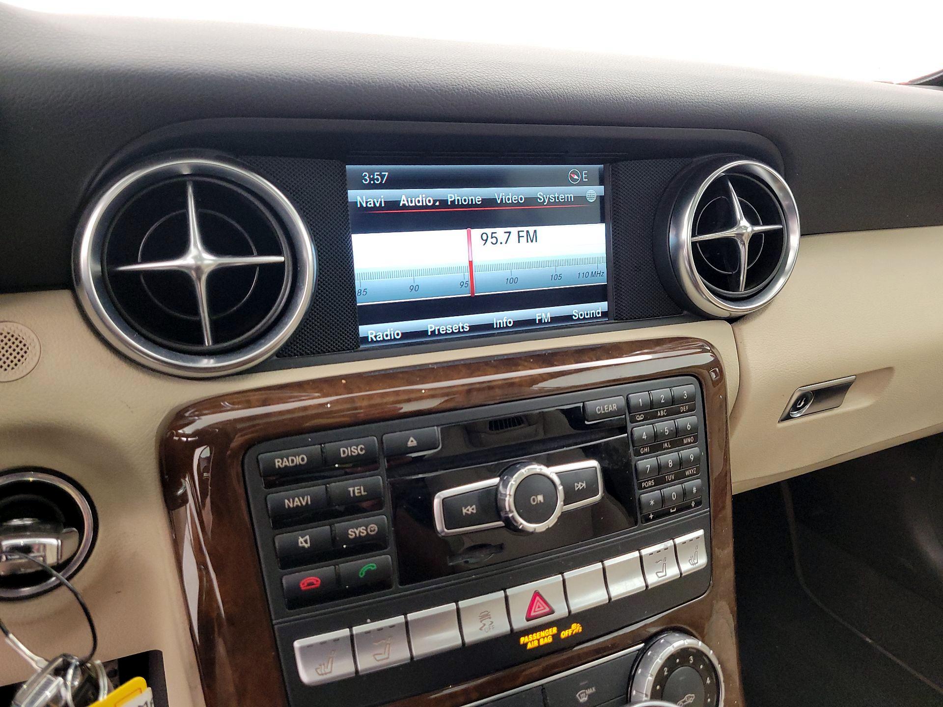 Thumbnail: 2015 Mercedes-Benz SLK - 14