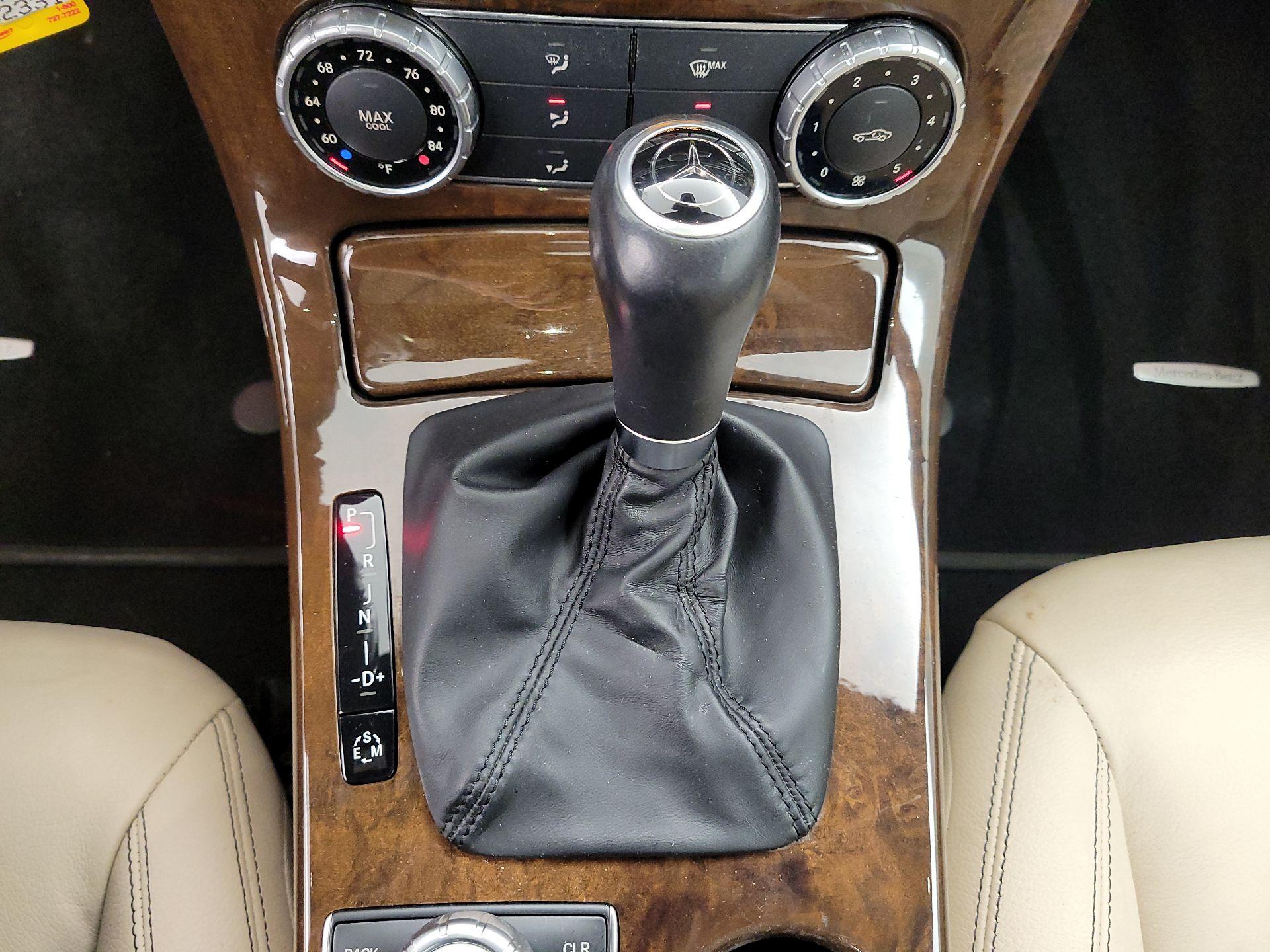 Thumbnail: 2015 Mercedes-Benz SLK - 16