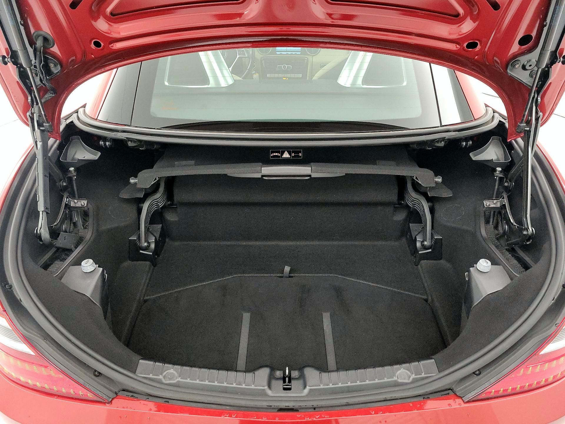 Thumbnail: 2015 Mercedes-Benz SLK - 19