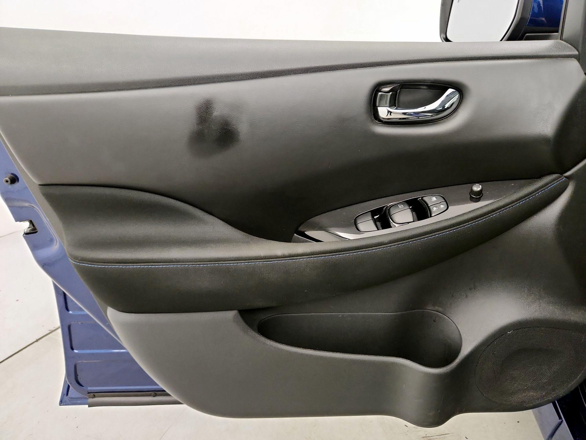 Thumbnail: 2023 Nissan Leaf - 12