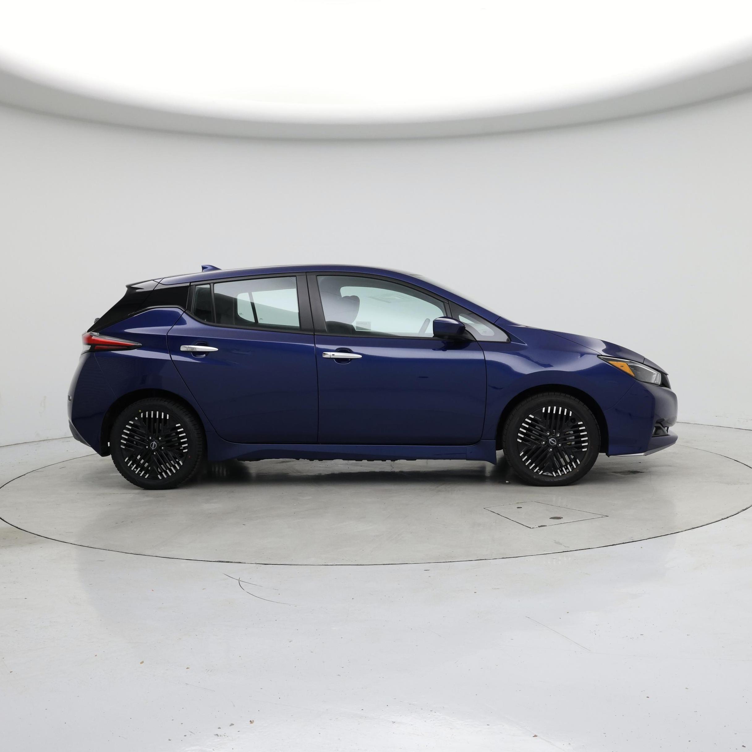 Thumbnail: 2023 Nissan Leaf - 7