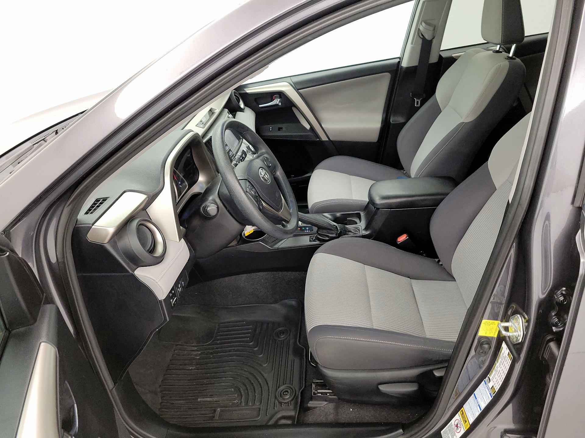 Thumbnail: 2015 Toyota RAV4 - 11