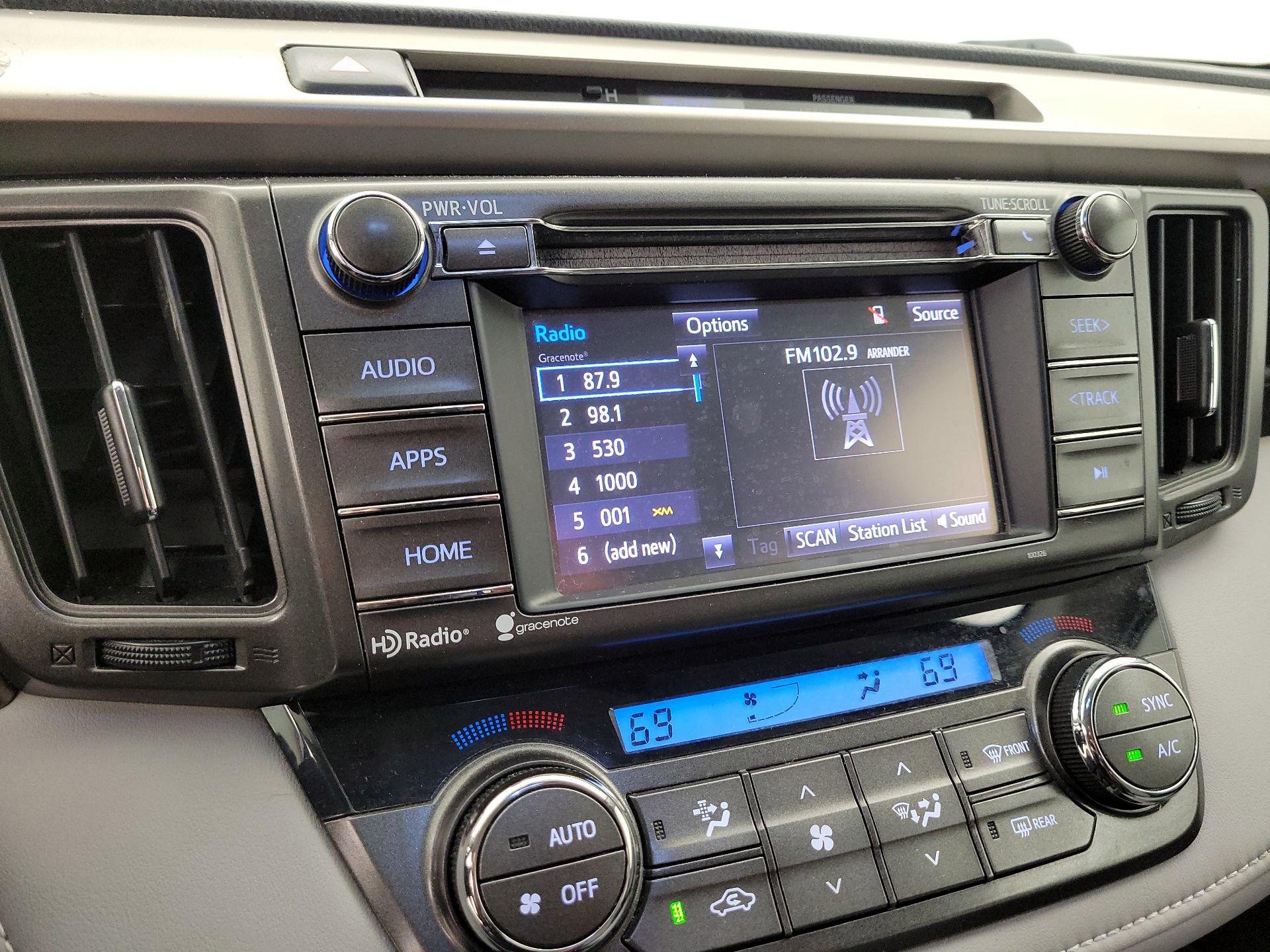 Thumbnail: 2015 Toyota RAV4 - 15