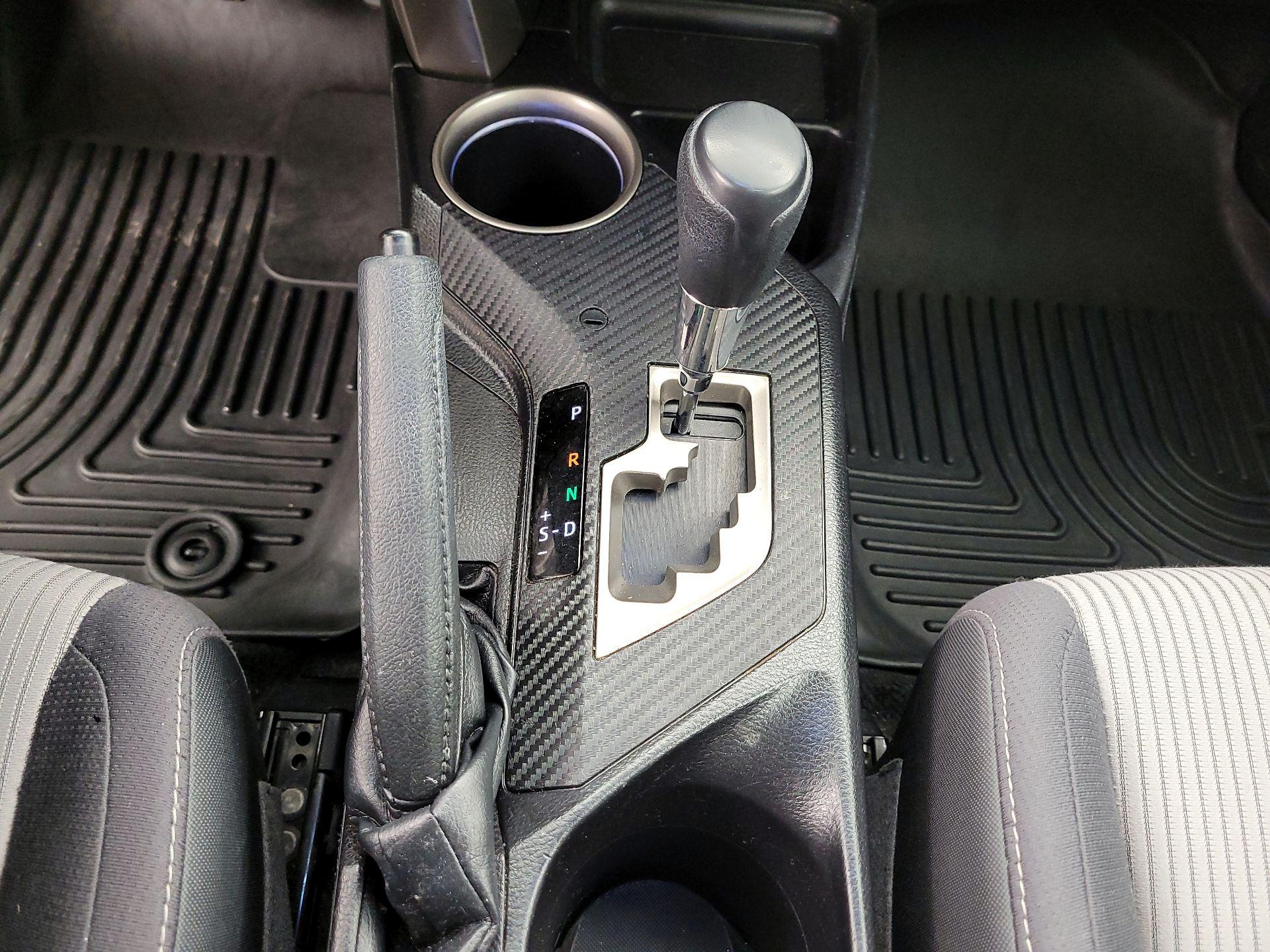 Thumbnail: 2015 Toyota RAV4 - 17