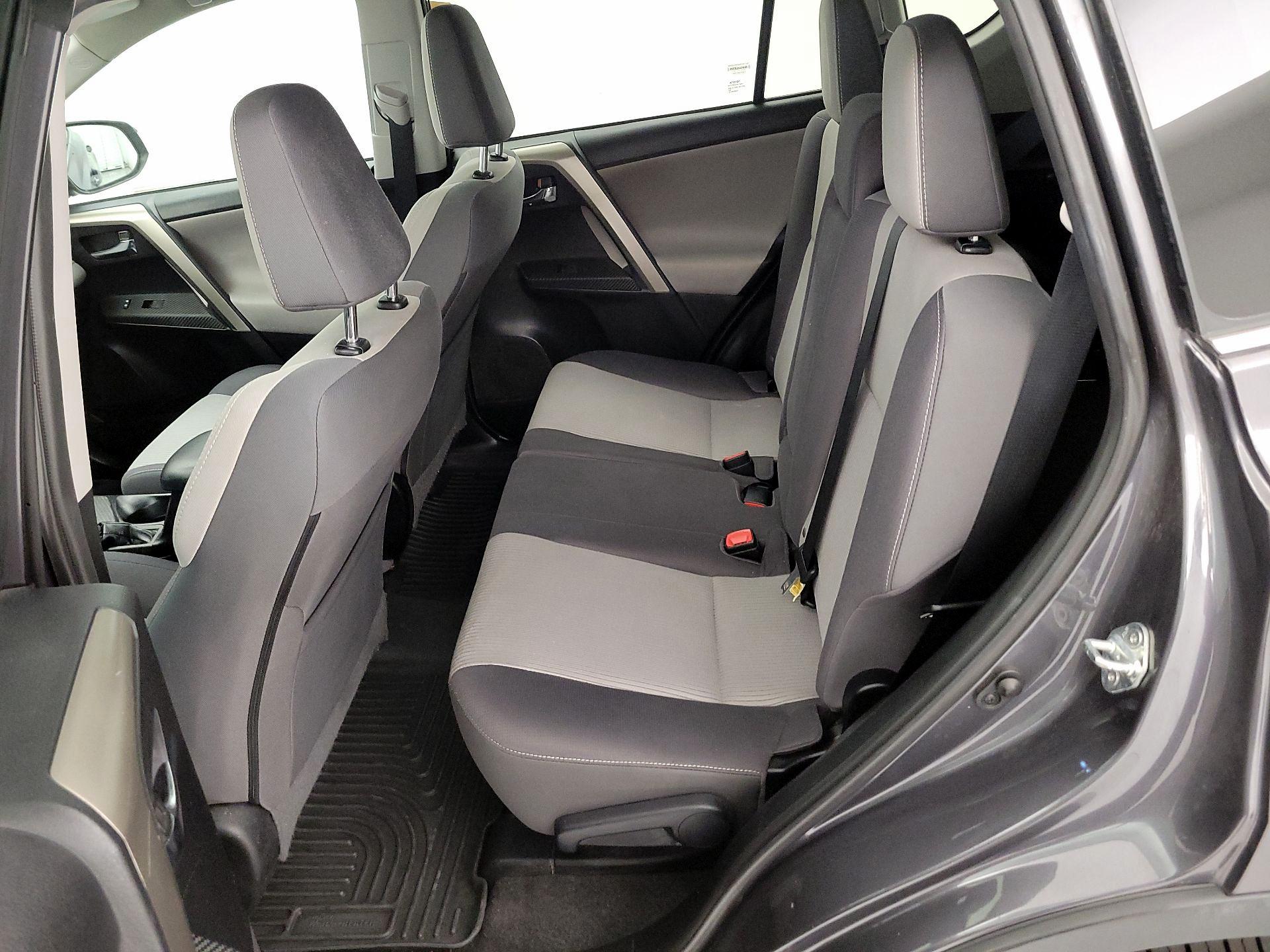 Thumbnail: 2015 Toyota RAV4 - 20