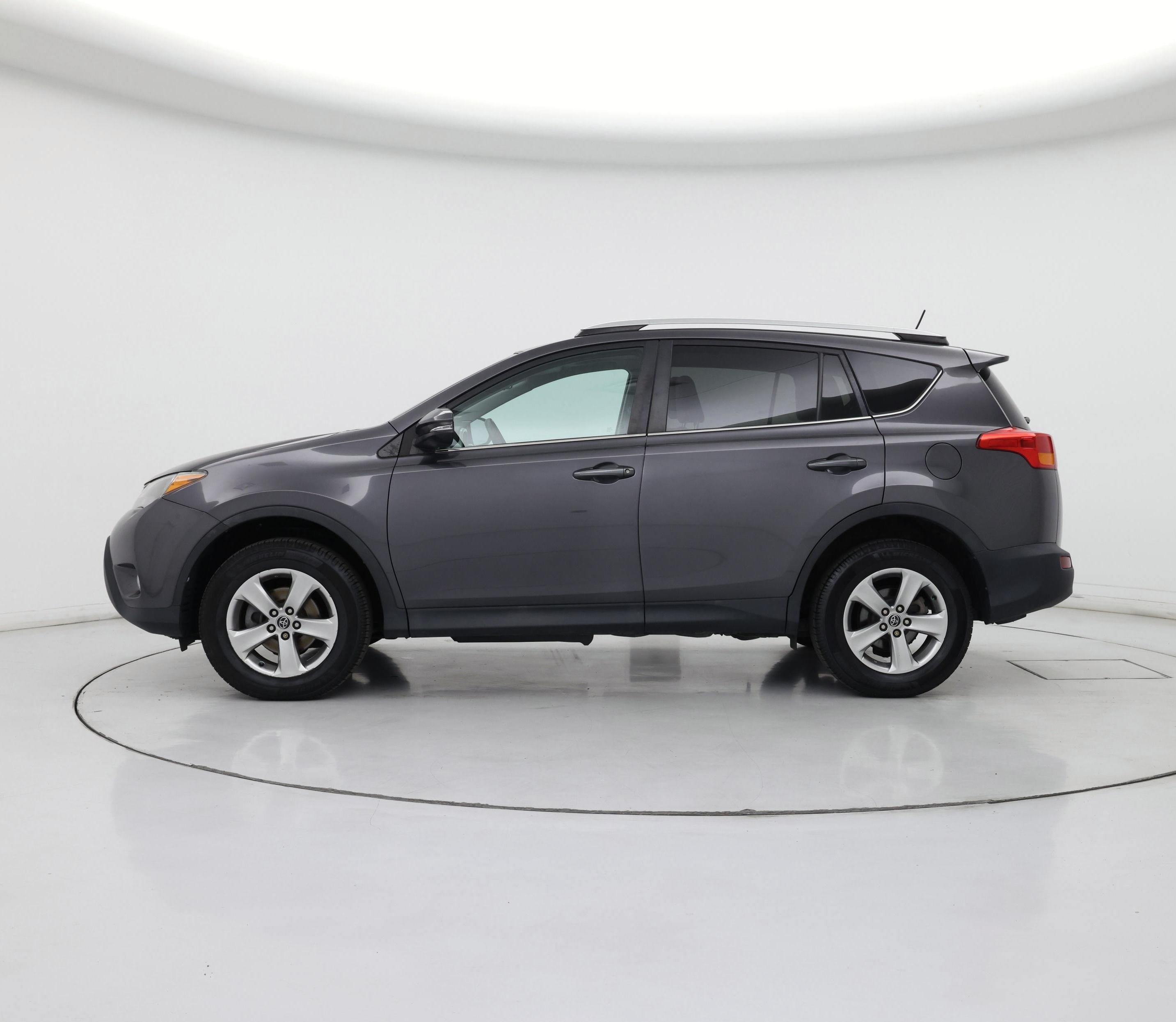 Thumbnail: 2015 Toyota RAV4 - 3