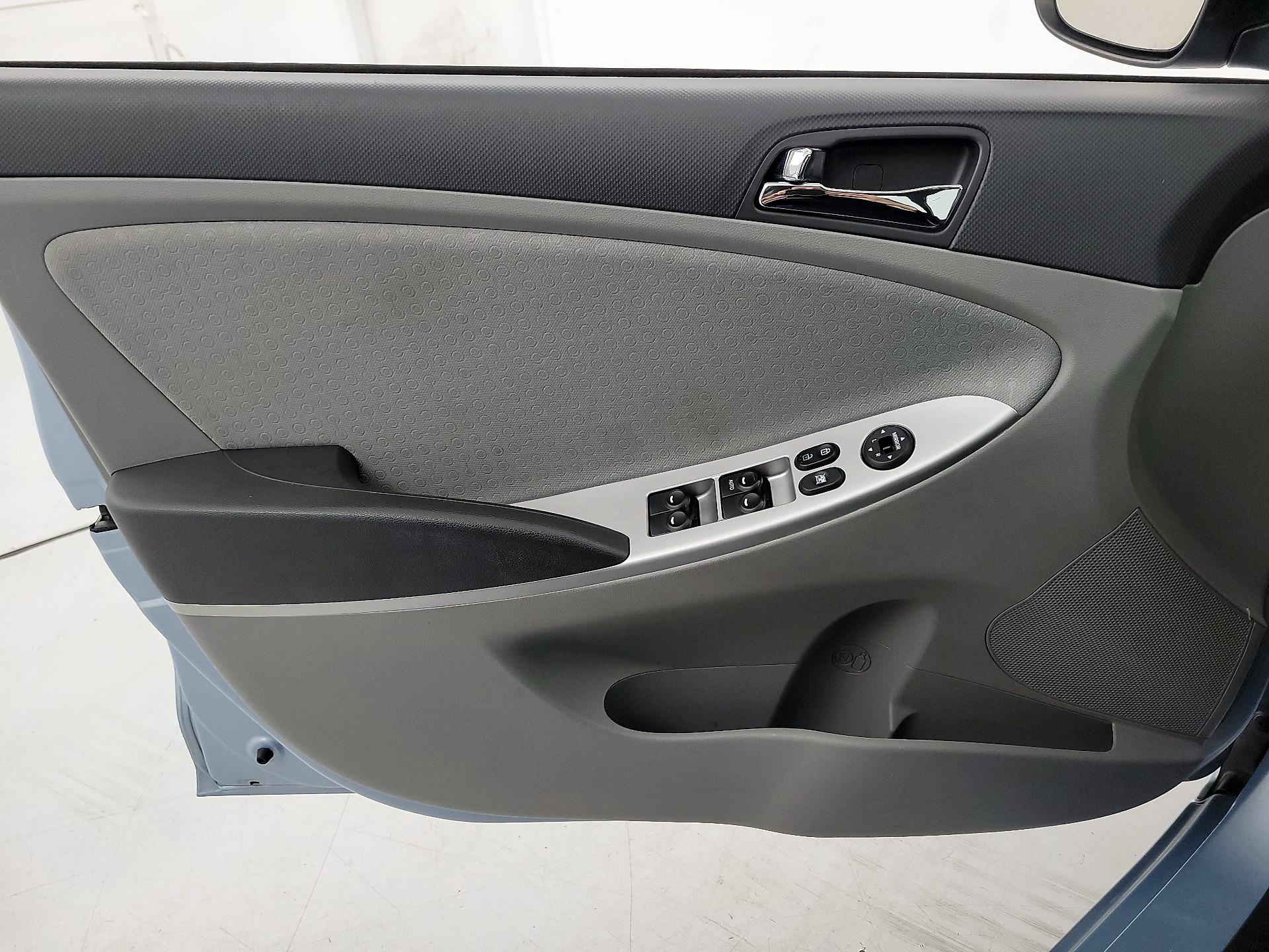 Thumbnail: 2014 Hyundai Accent - 12
