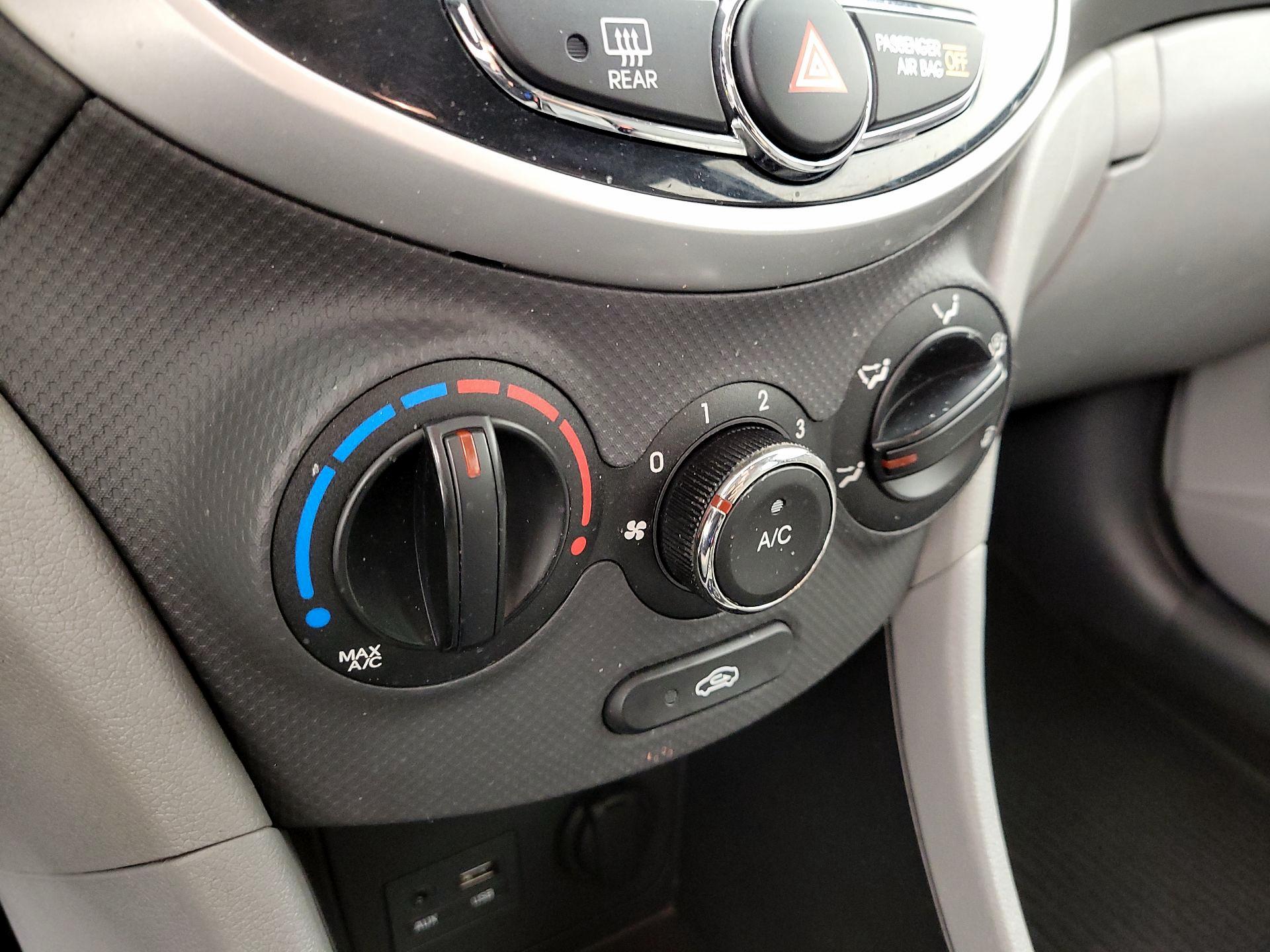 Thumbnail: 2014 Hyundai Accent - 15