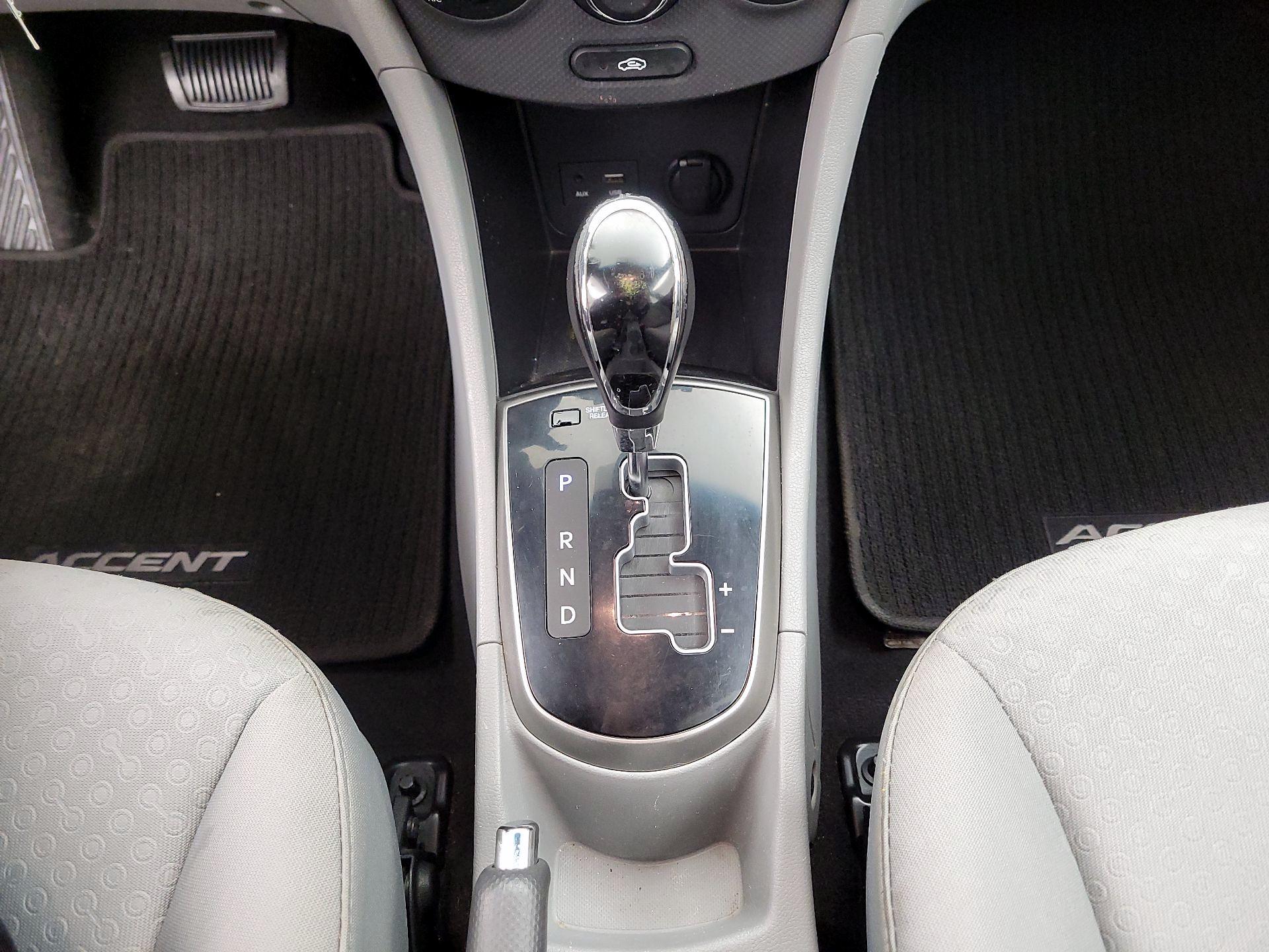 Thumbnail: 2014 Hyundai Accent - 16