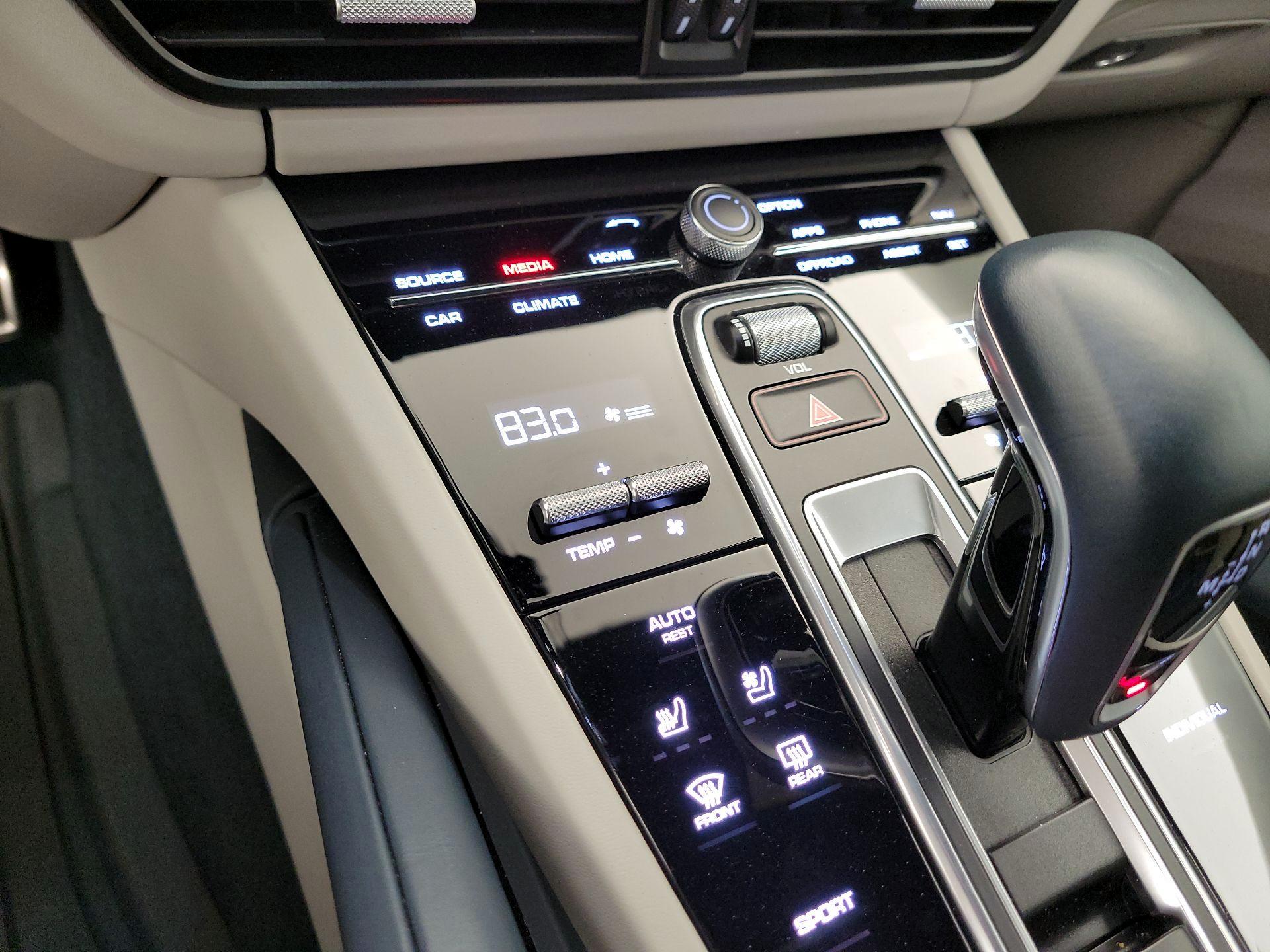 Thumbnail: 2019 Porsche Cayenne - 17