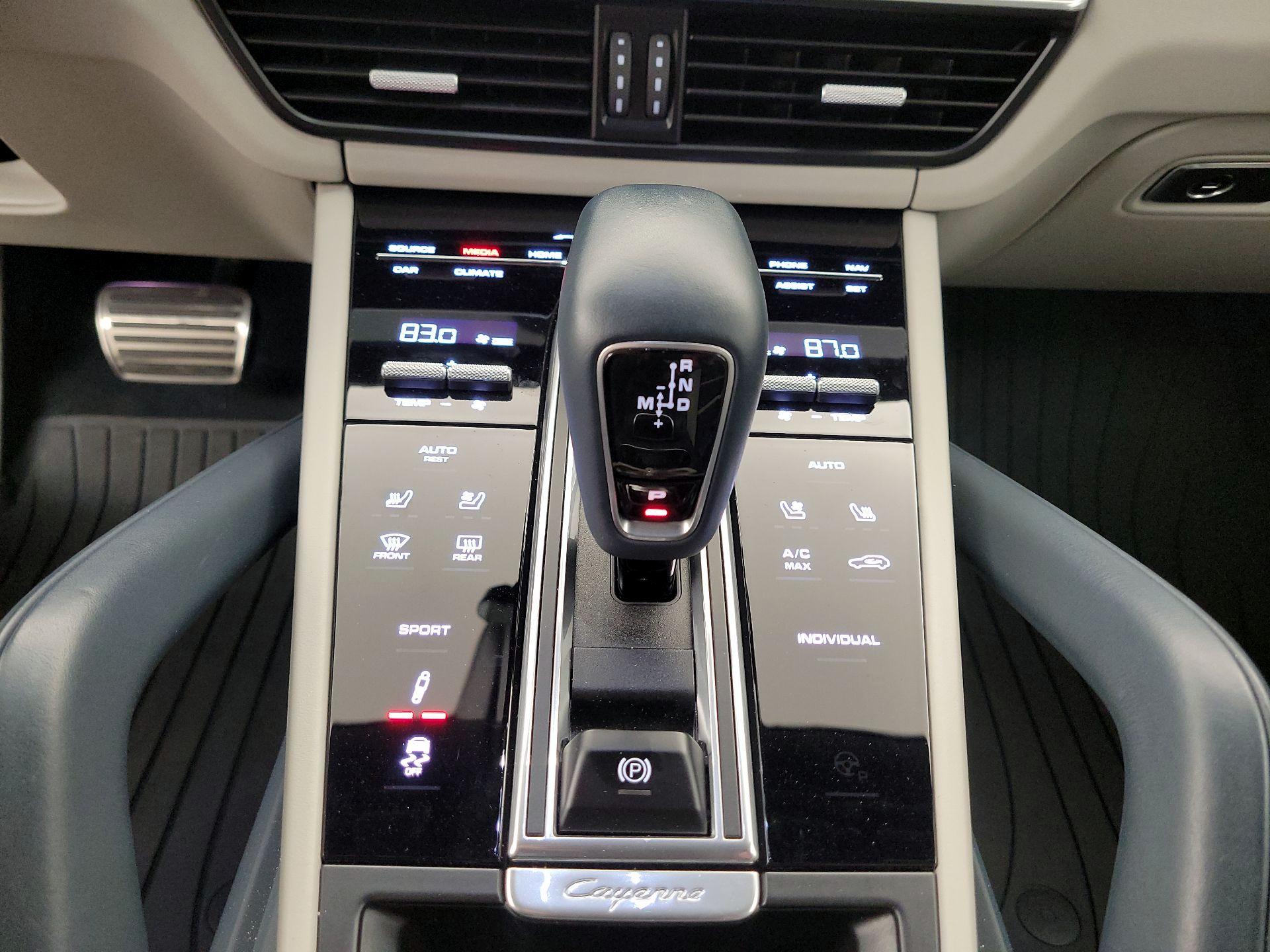 Thumbnail: 2019 Porsche Cayenne - 18