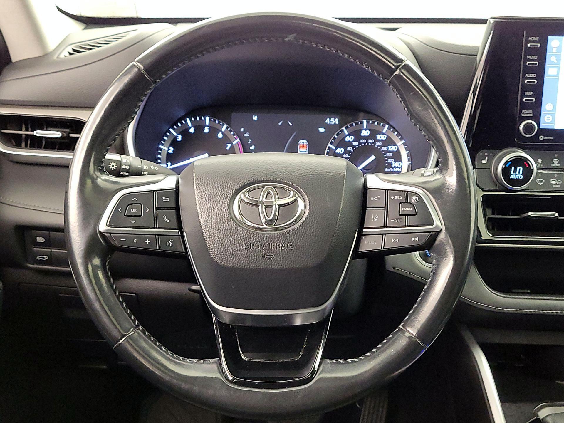 Thumbnail: 2021 Toyota Highlander - 10