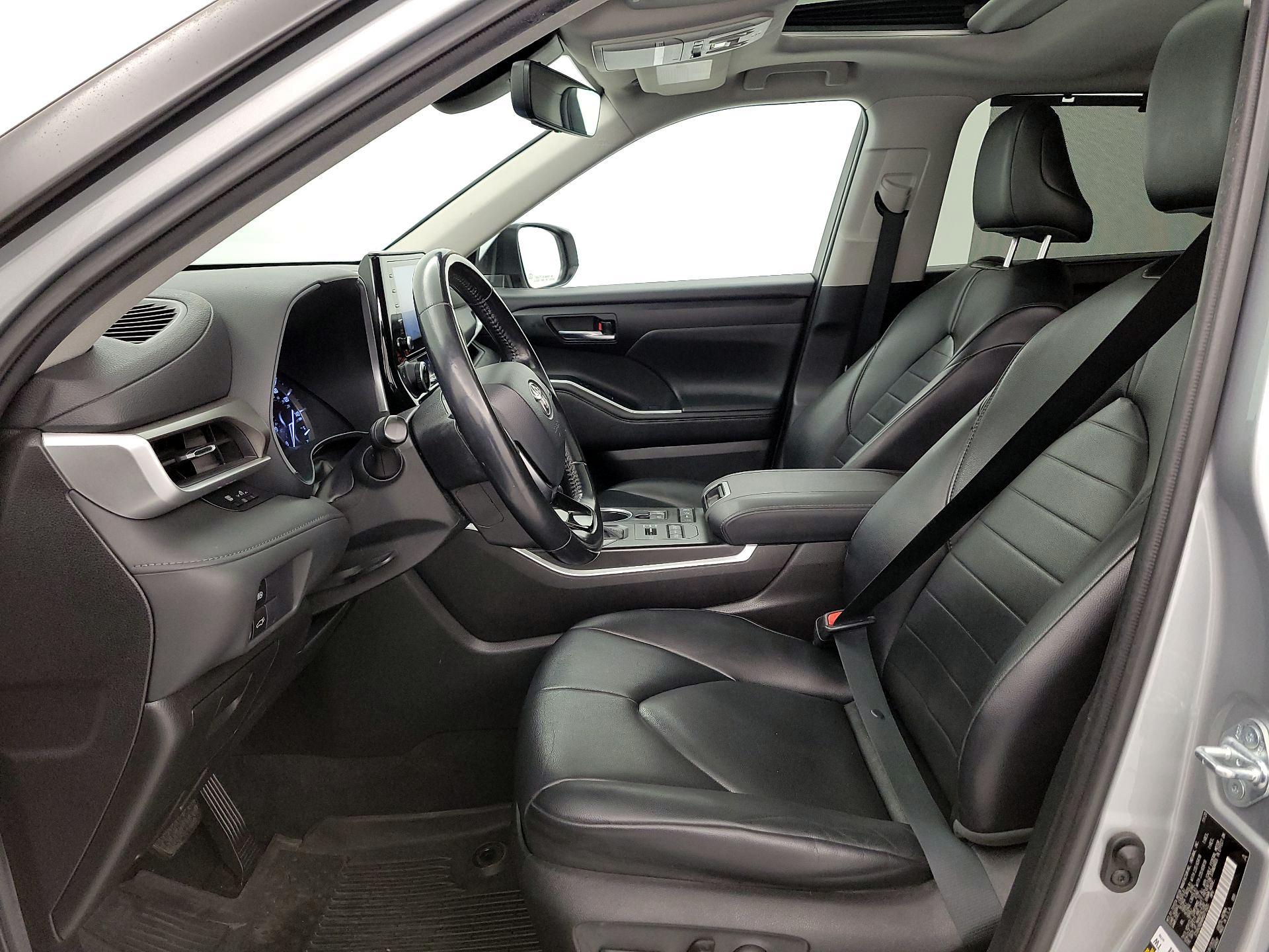 Thumbnail: 2021 Toyota Highlander - 11