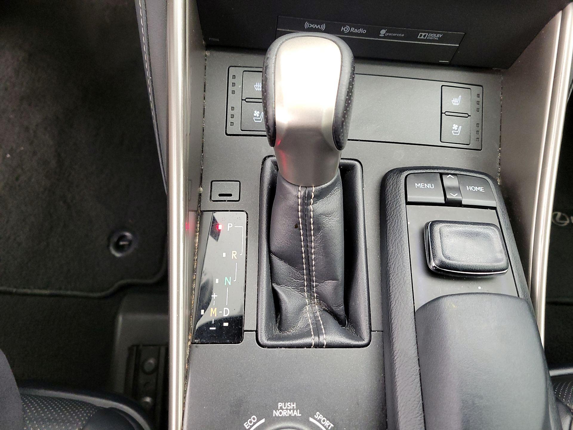 Thumbnail: 2016 Lexus IS - 18