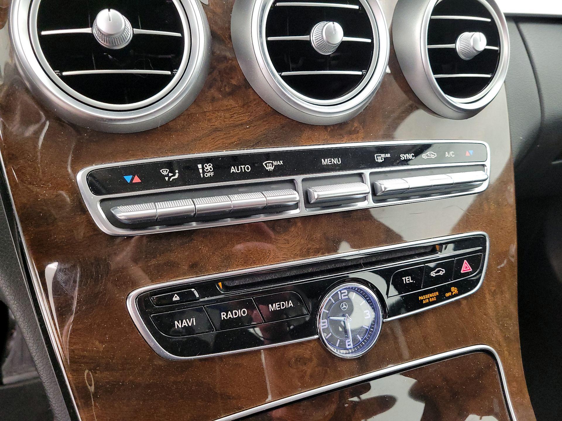 Thumbnail: 2016 Mercedes-Benz C-Class - 17