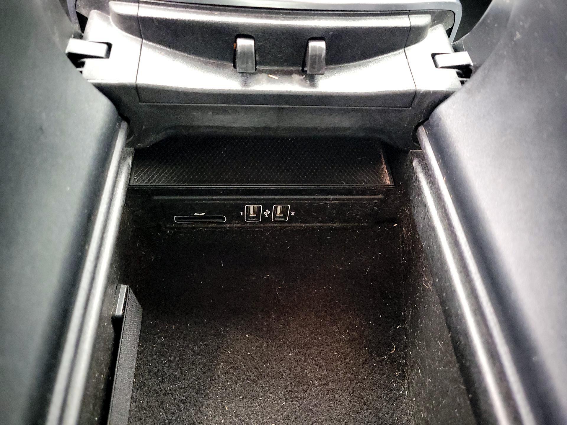 Thumbnail: 2016 Mercedes-Benz C-Class - 19