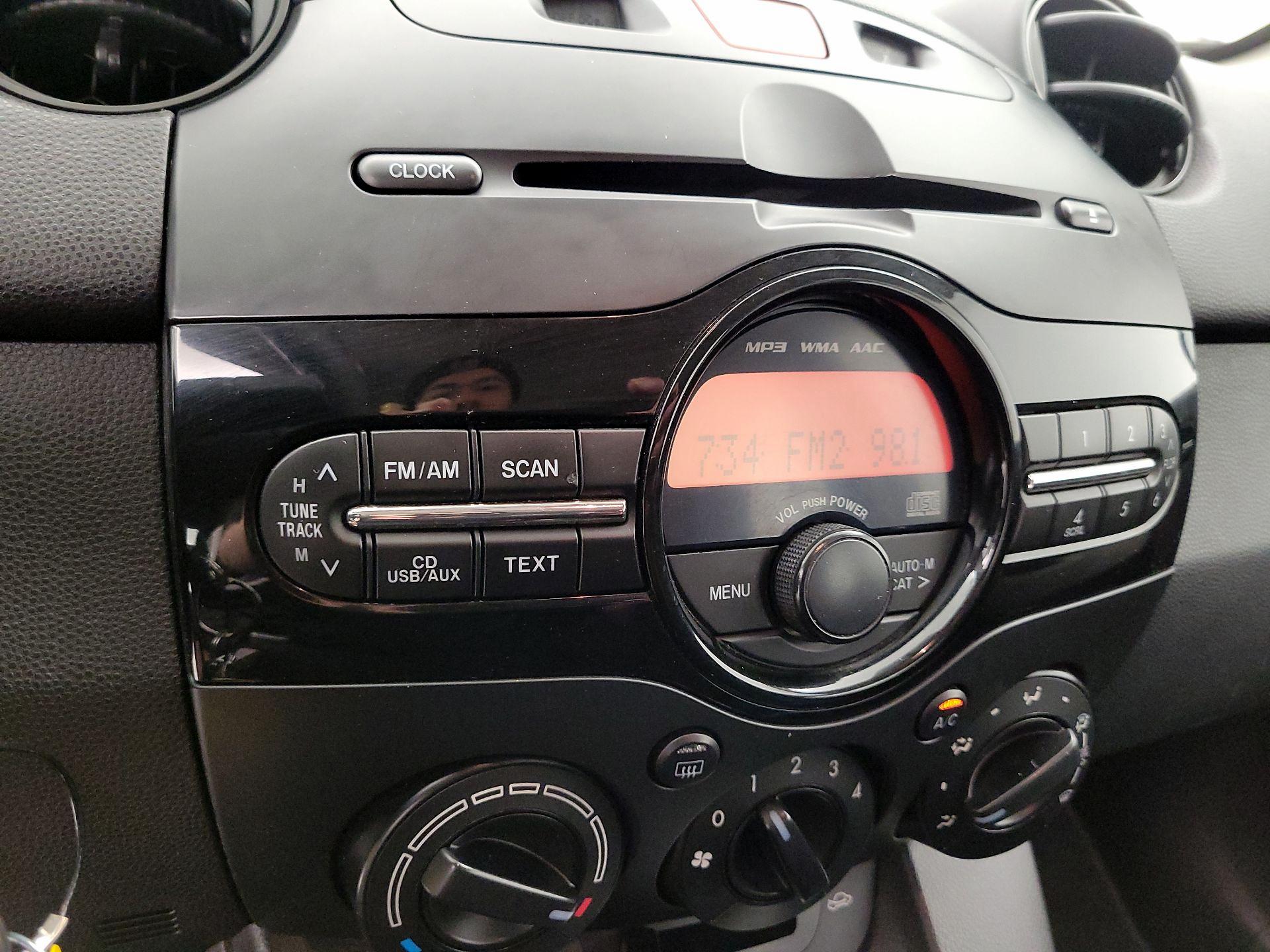 Thumbnail: 2014 Mazda Mazda2 - 14