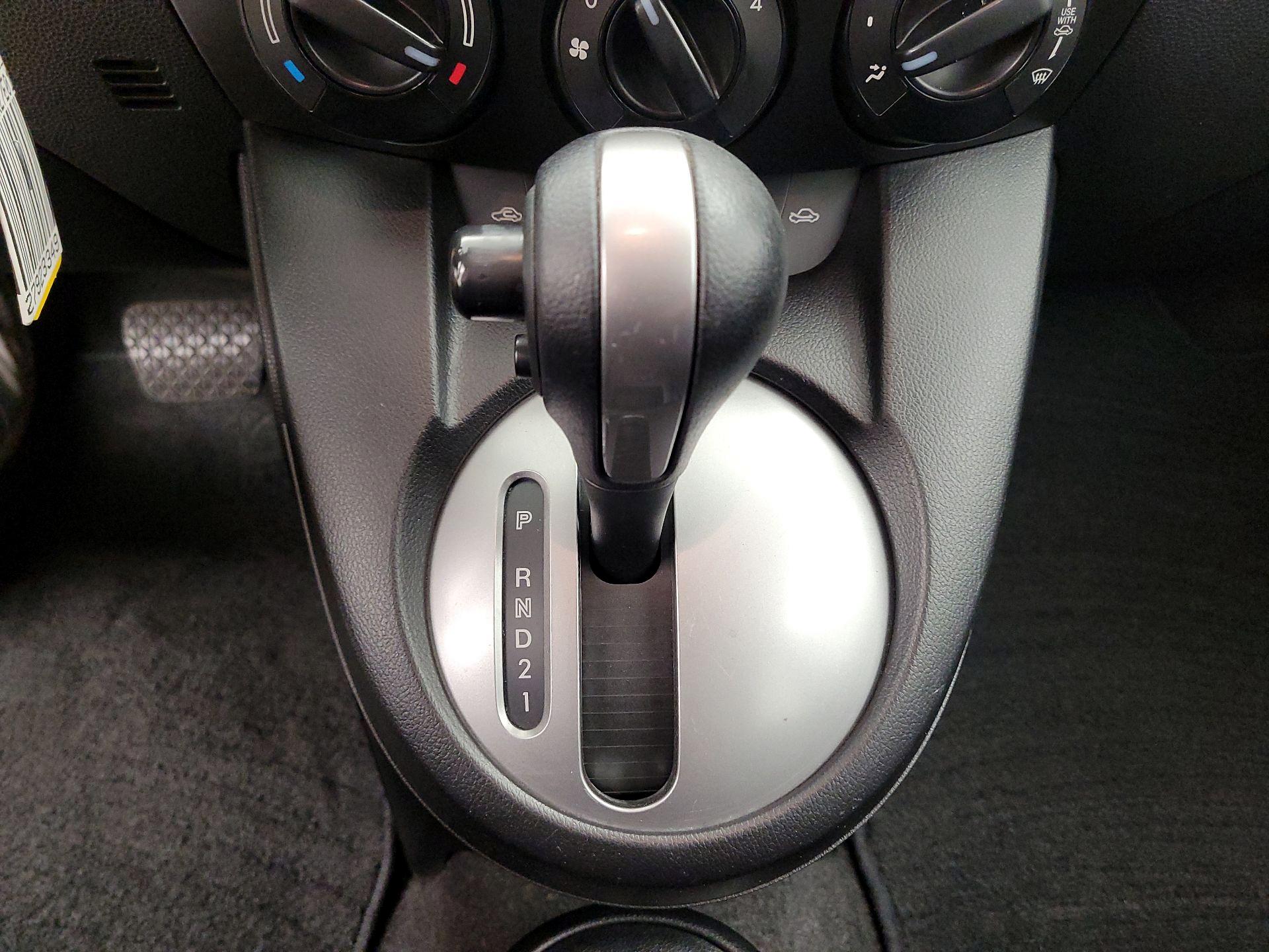 Thumbnail: 2014 Mazda Mazda2 - 16