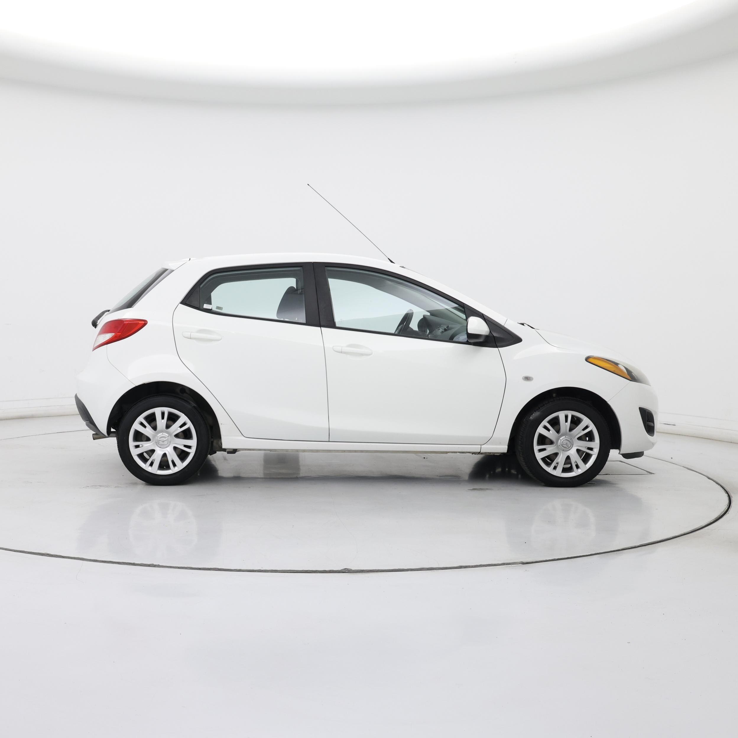 Thumbnail: 2014 Mazda Mazda2 - 7