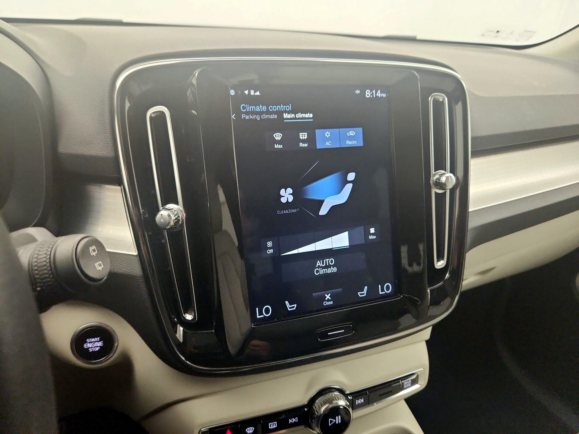 Thumbnail: 2020 Volvo XC40 - 16
