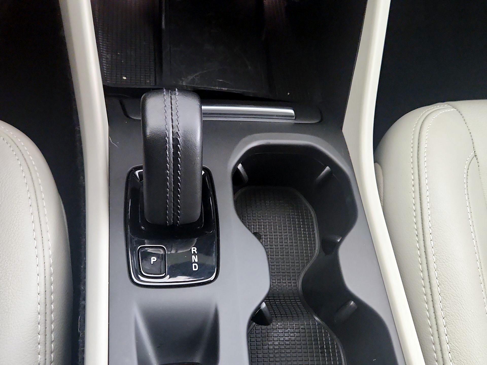 Thumbnail: 2020 Volvo XC40 - 17