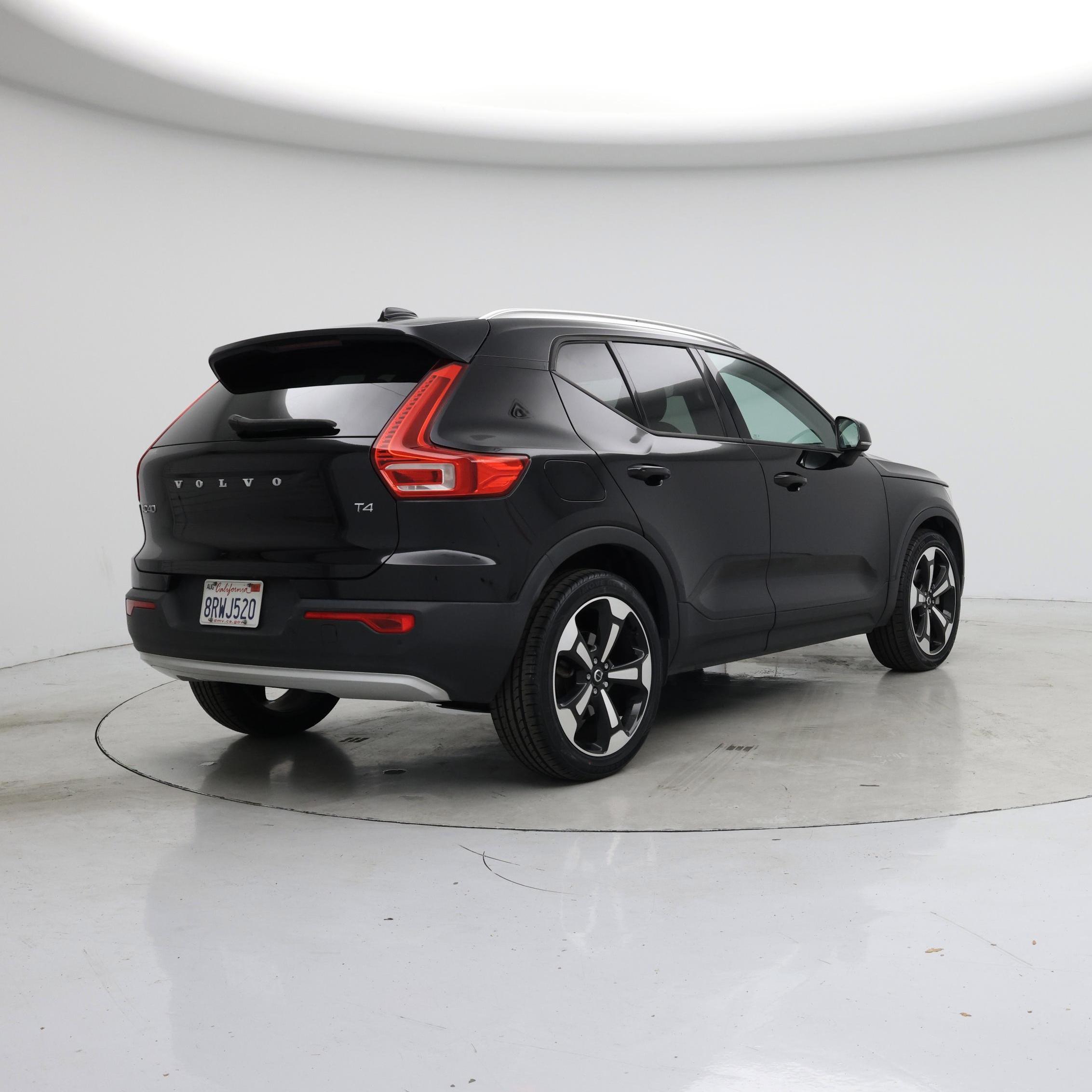 Thumbnail: 2020 Volvo XC40 - 8