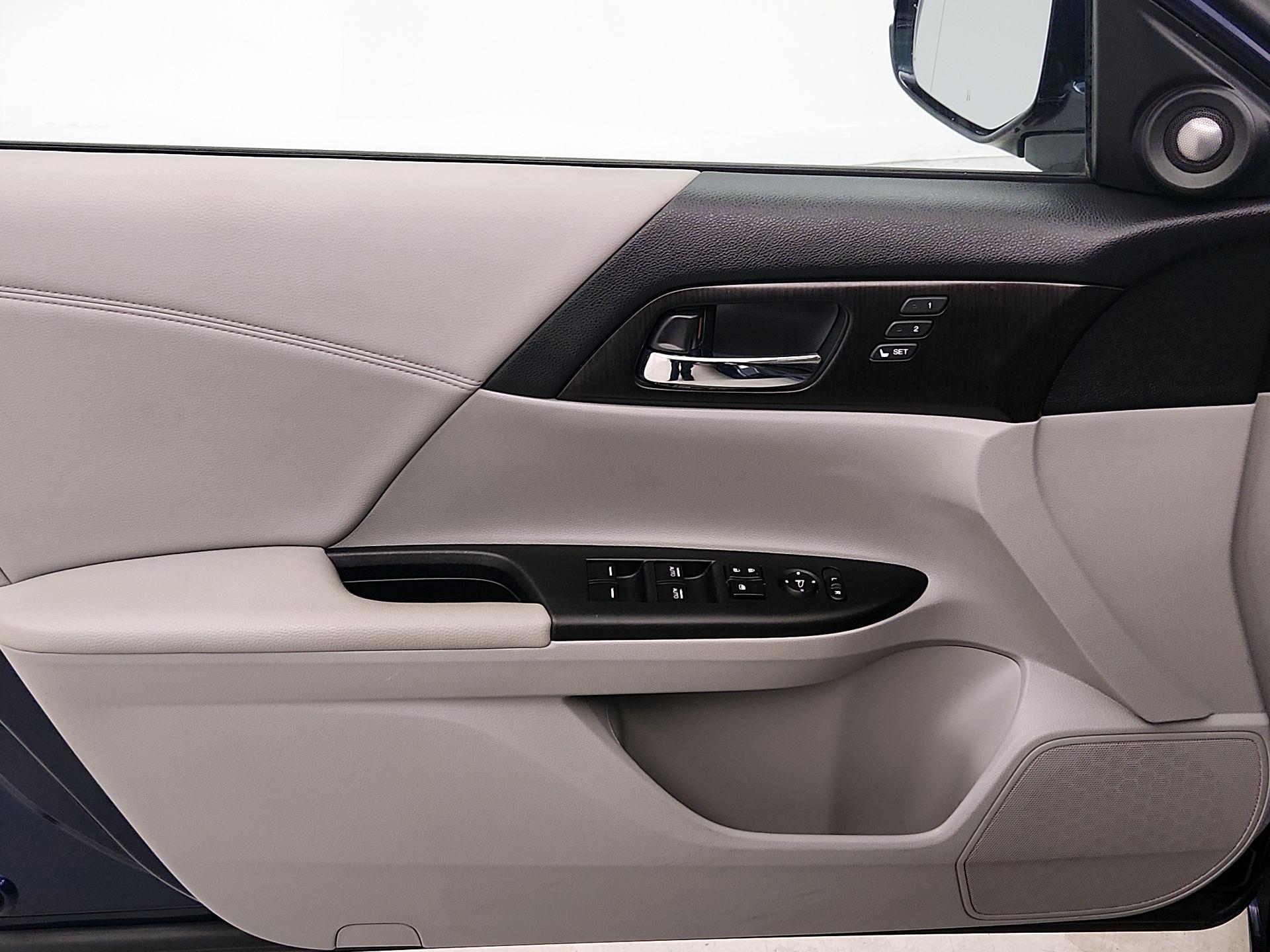 Thumbnail: 2015 Honda Accord - 12