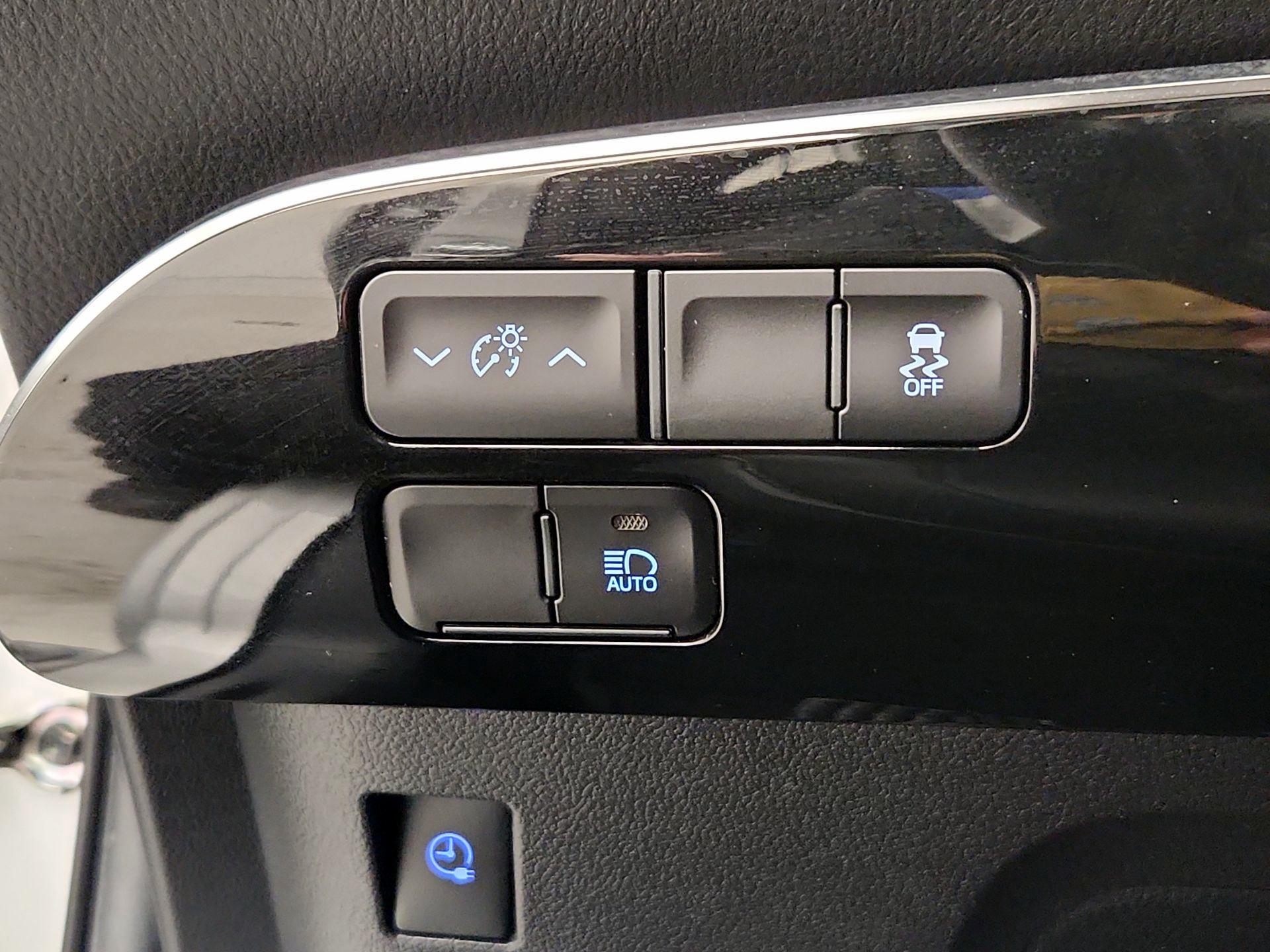 Thumbnail: 2021 Toyota Prius Prime - 13