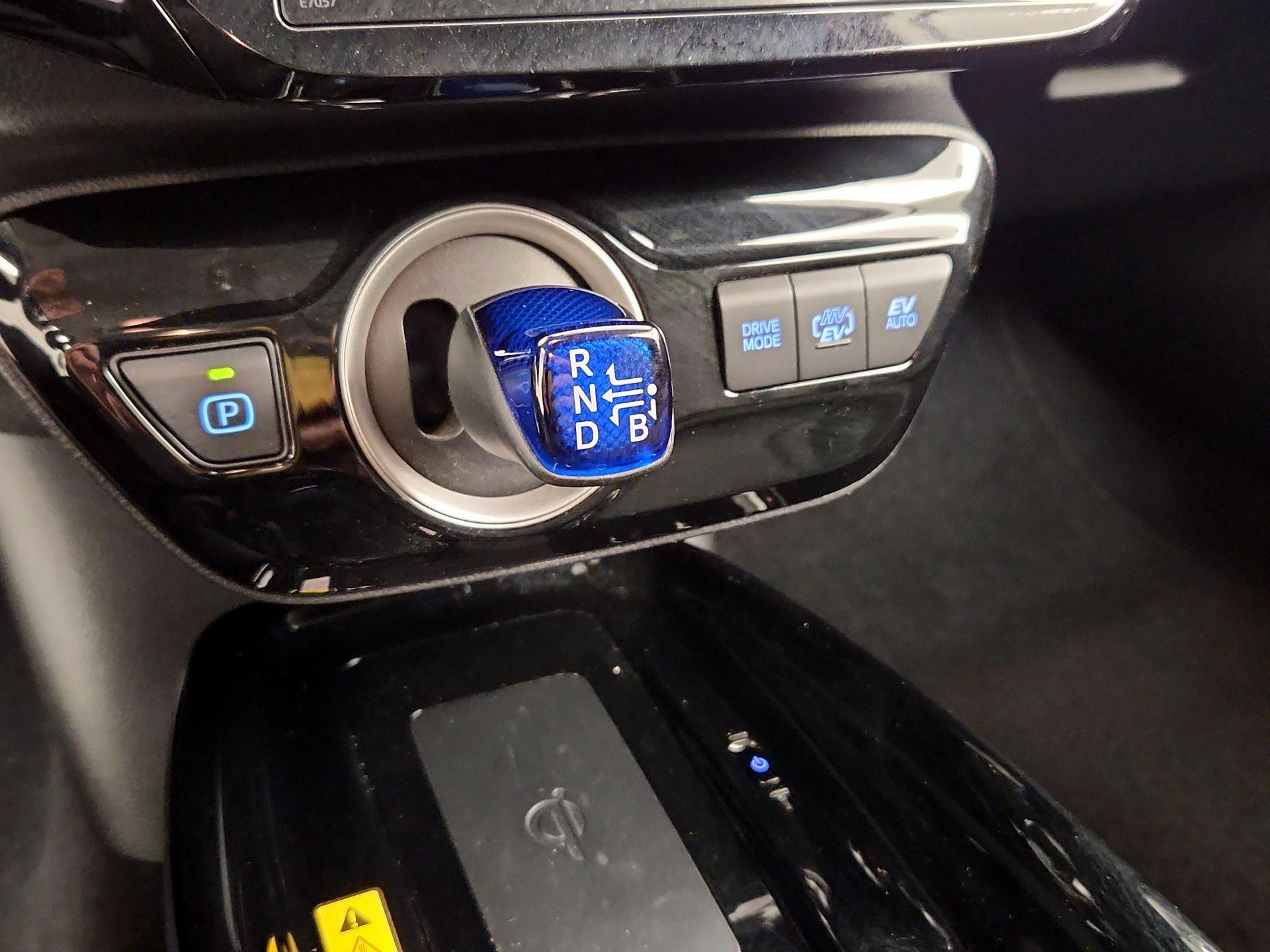 Thumbnail: 2021 Toyota Prius Prime - 18