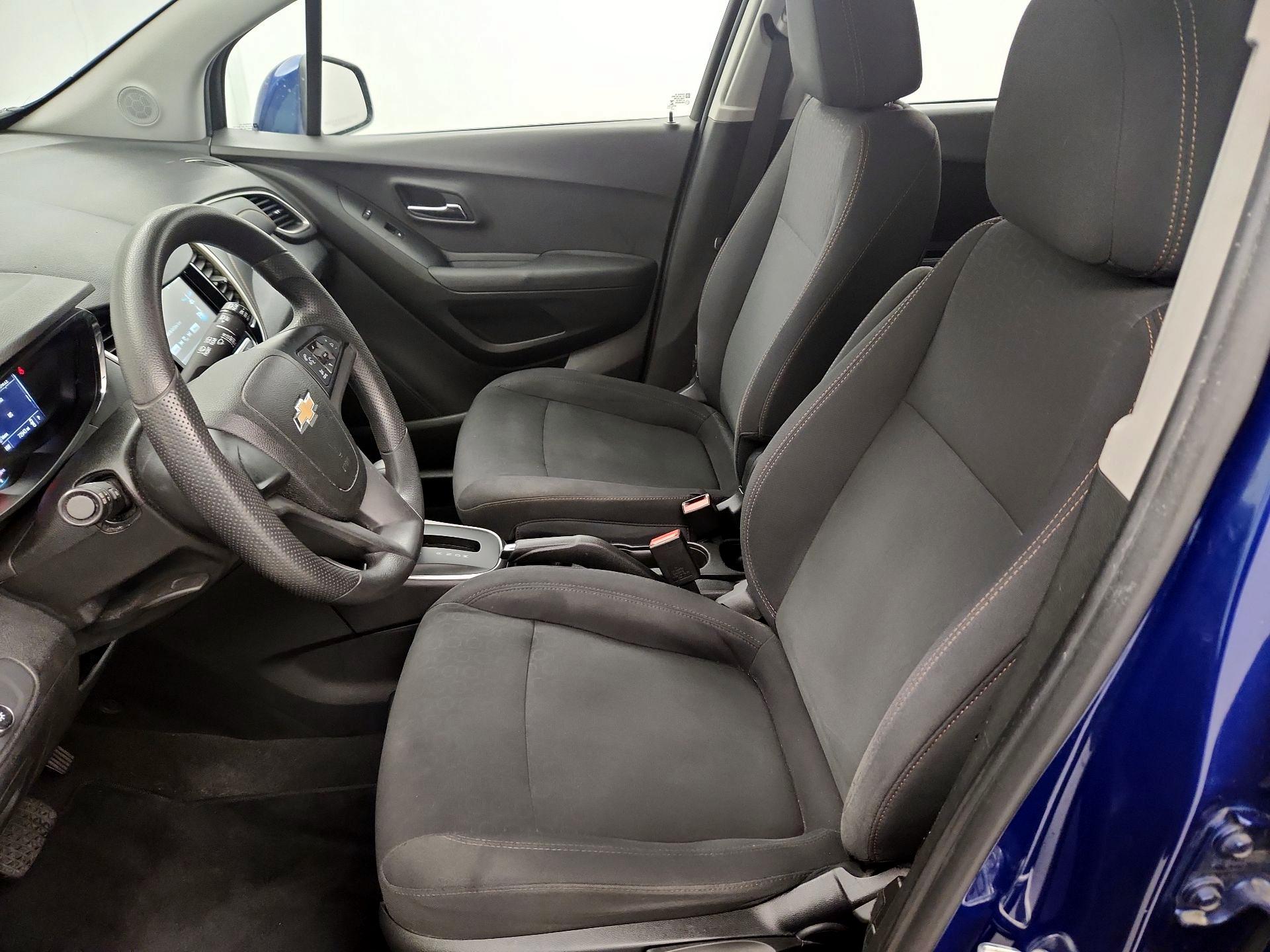 Thumbnail: 2017 Chevrolet Trax - 11