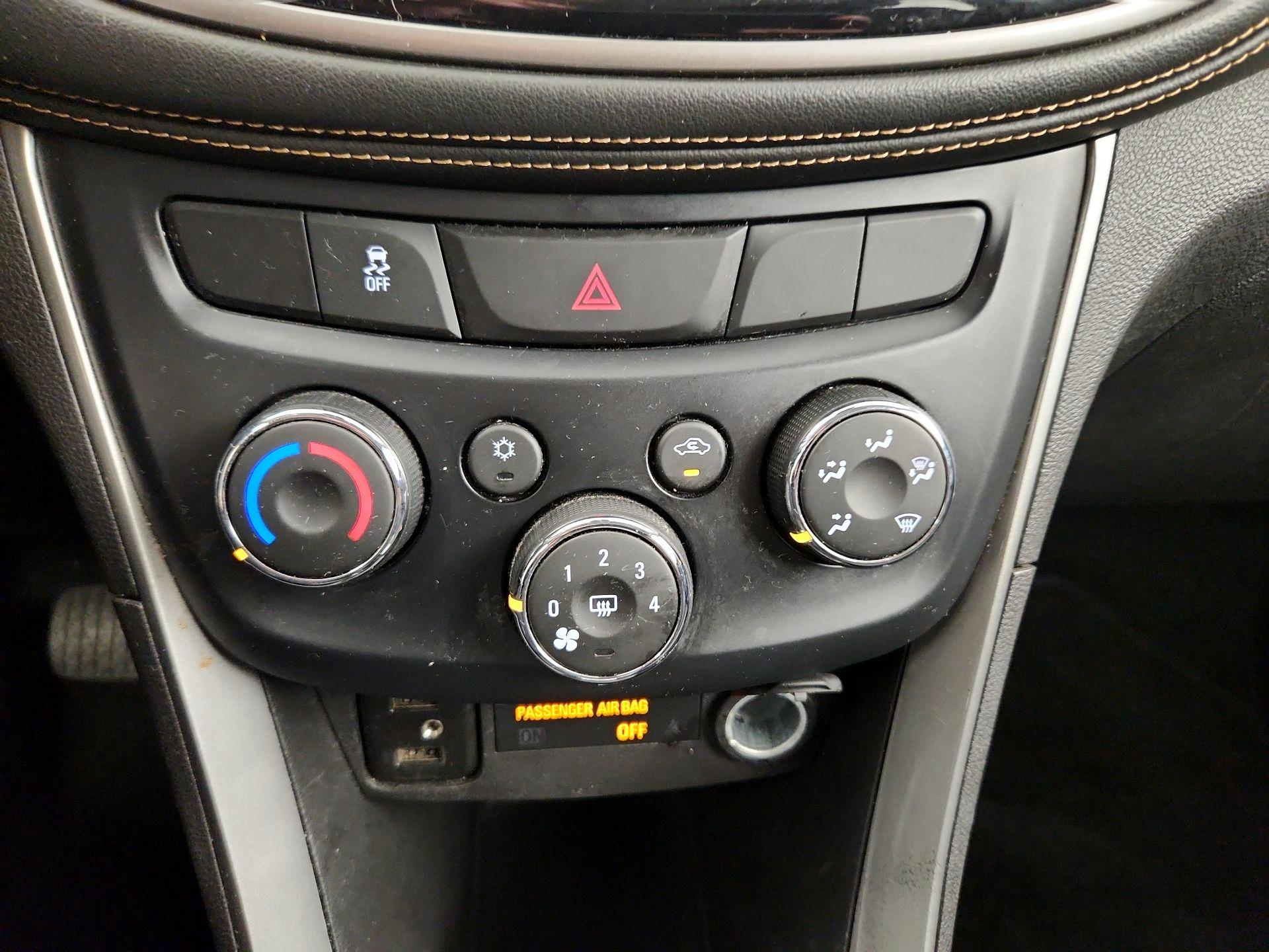 Thumbnail: 2017 Chevrolet Trax - 16