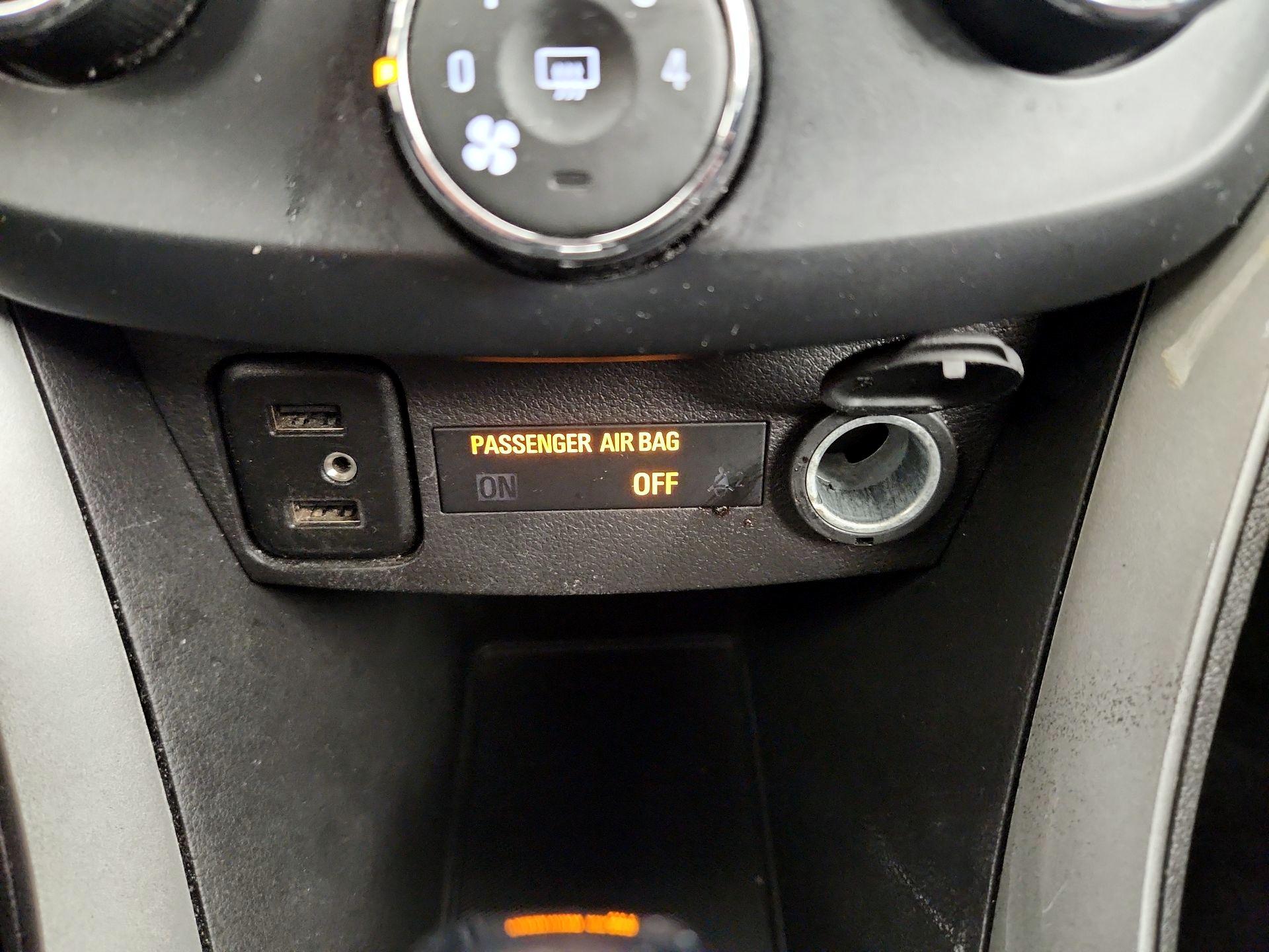 Thumbnail: 2017 Chevrolet Trax - 18