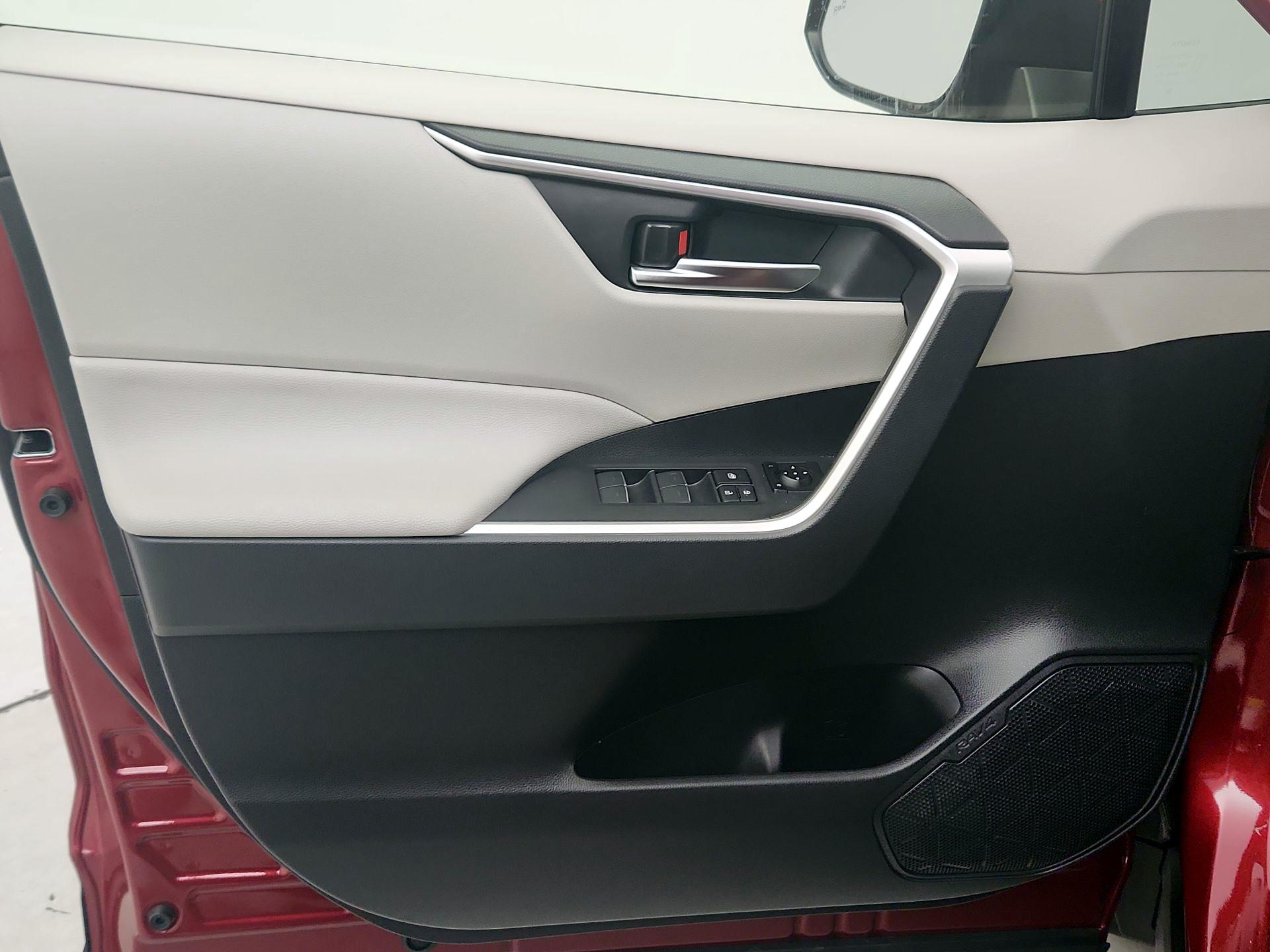 Thumbnail: 2023 Toyota RAV4 - 12