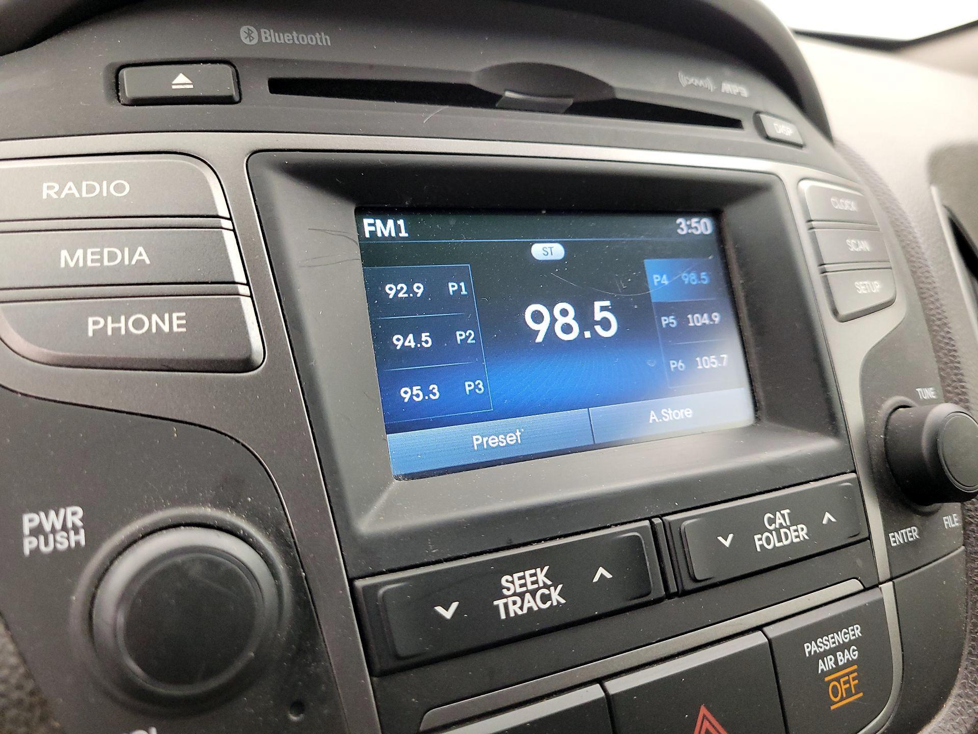 Thumbnail: 2015 Hyundai Tucson - 15
