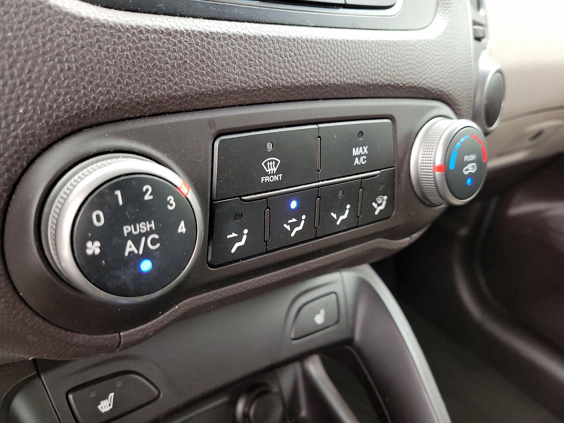 Thumbnail: 2015 Hyundai Tucson - 16