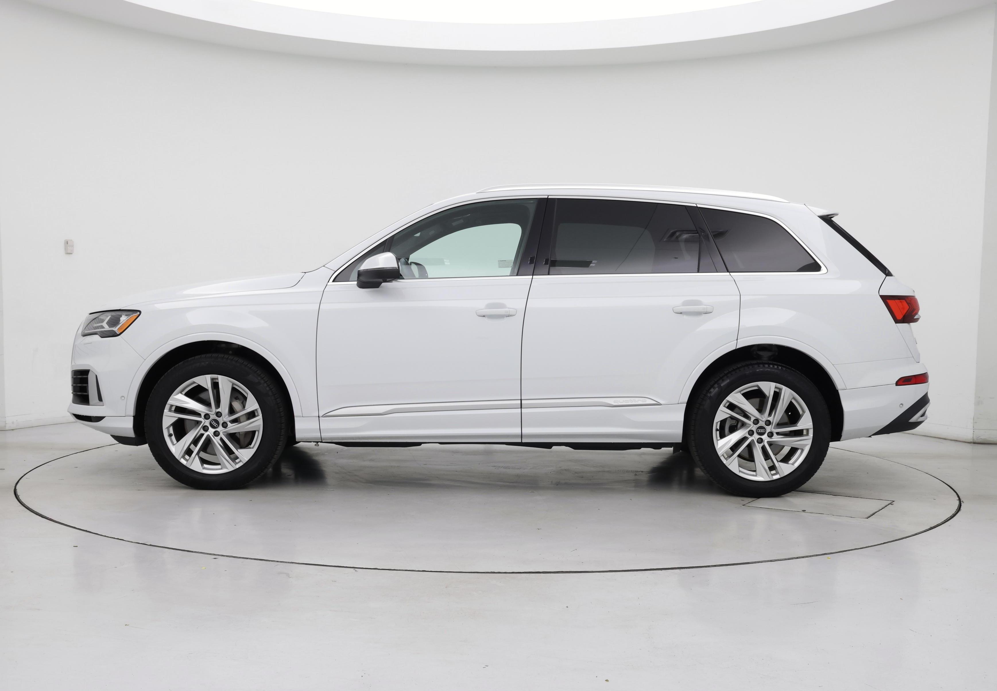 Thumbnail: 2021 Audi Q7 - 3