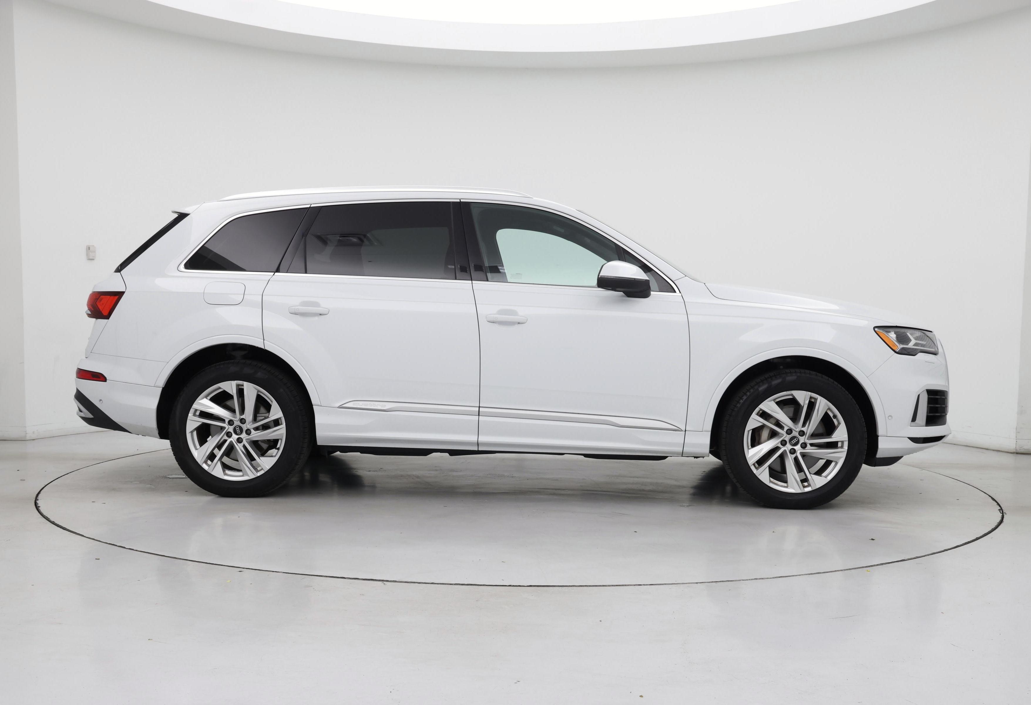 Thumbnail: 2021 Audi Q7 - 7