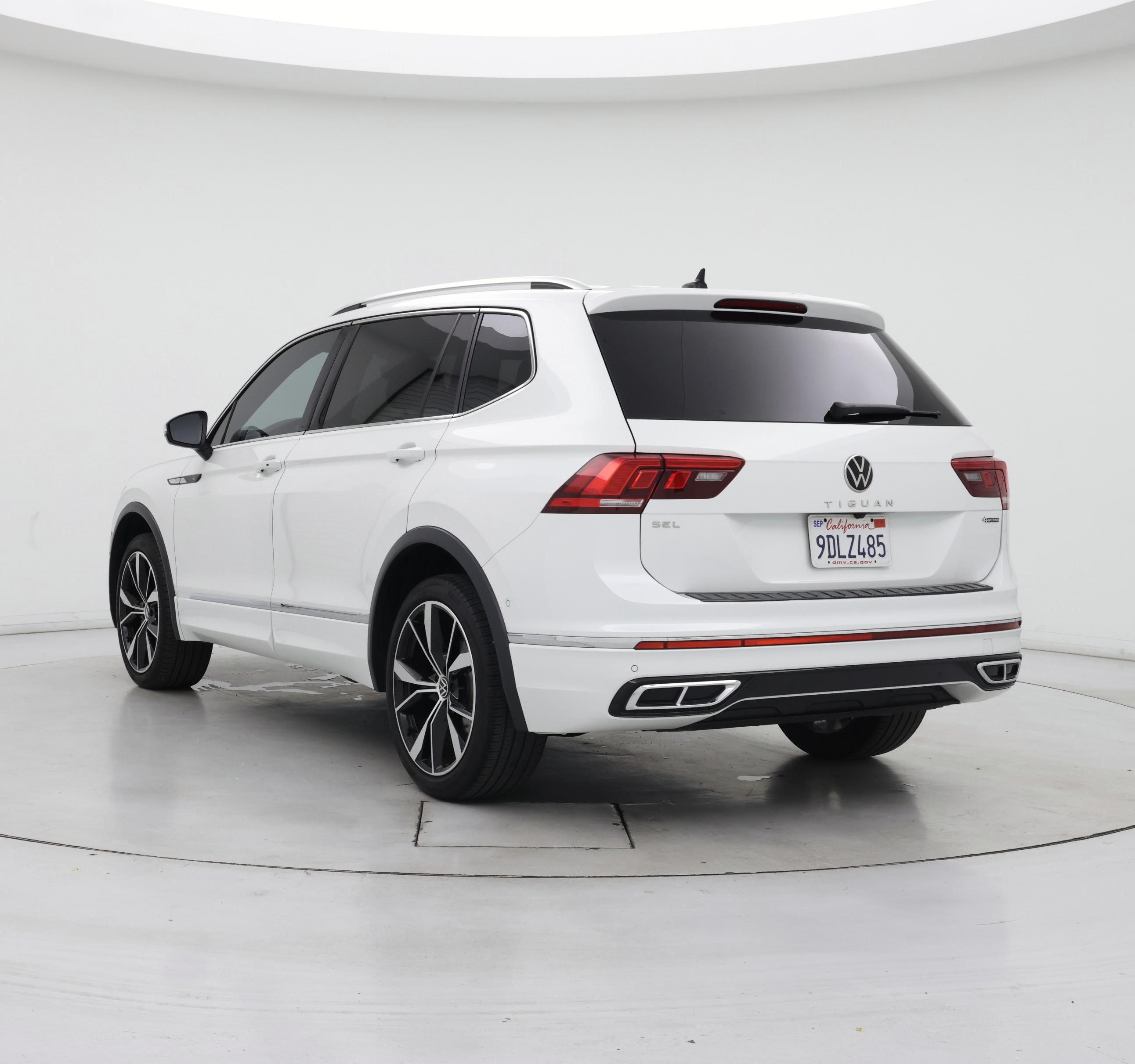 Thumbnail: 2022 Volkswagen Tiguan - 2
