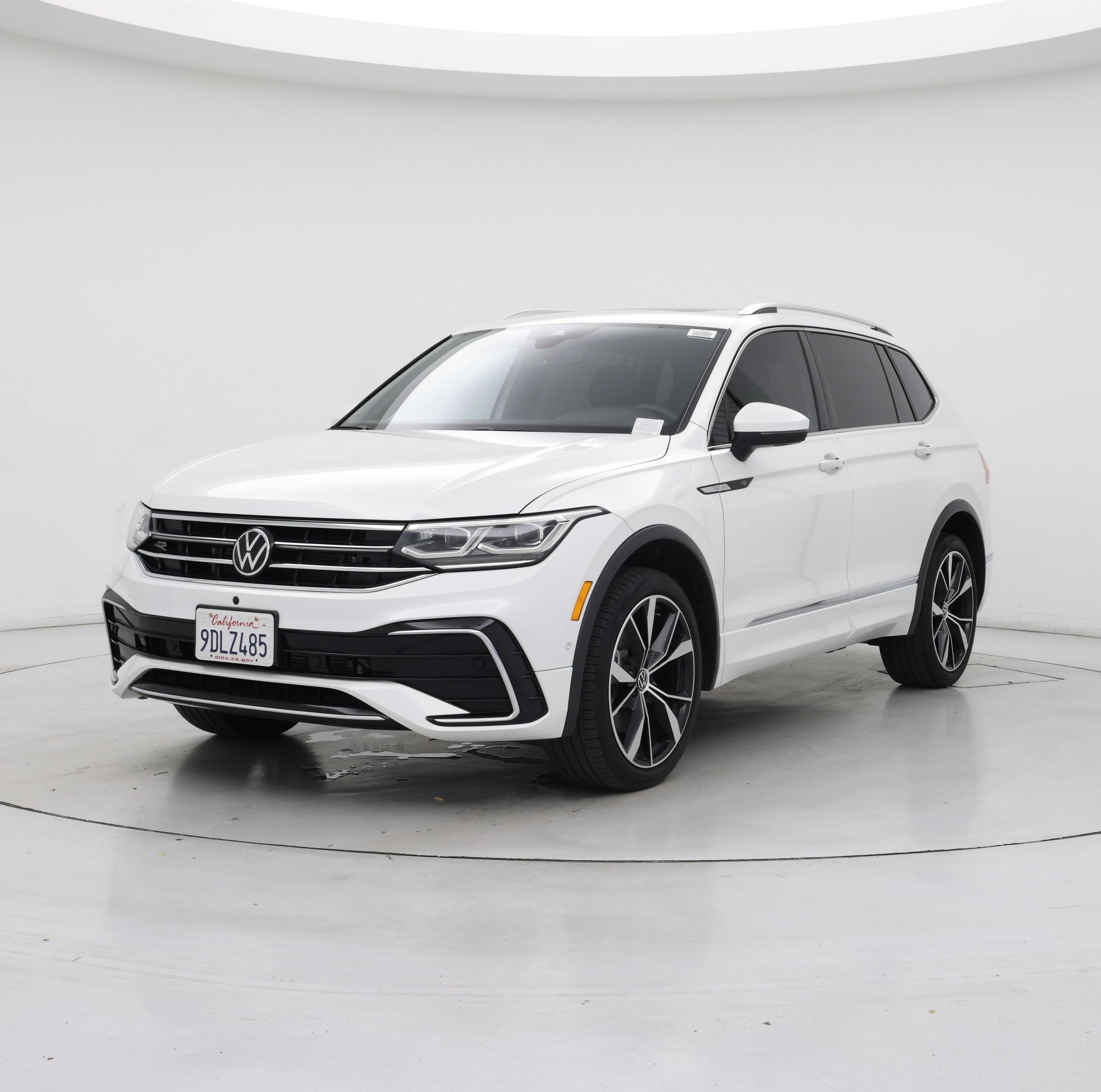 Thumbnail: 2022 Volkswagen Tiguan - 4