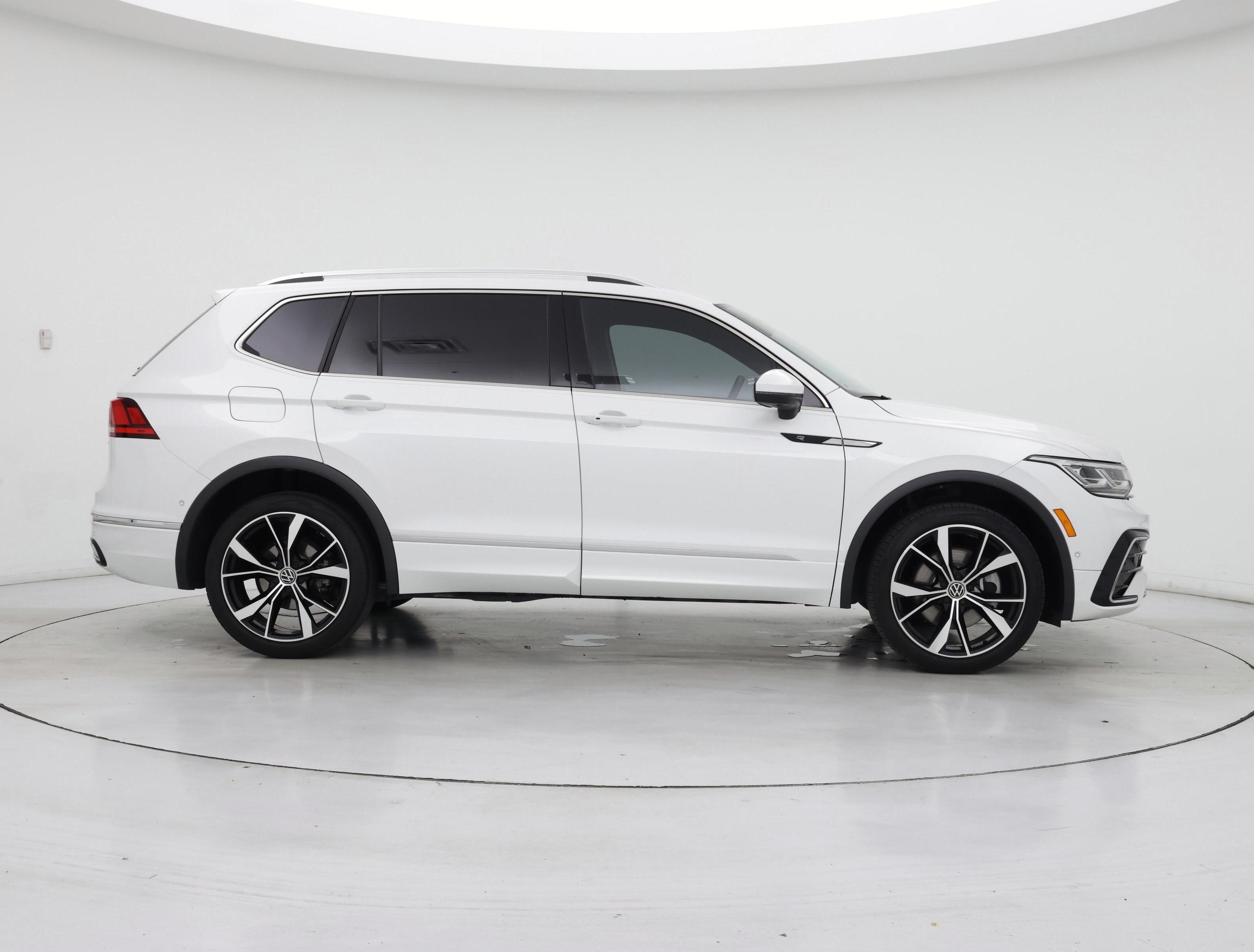 Thumbnail: 2022 Volkswagen Tiguan - 7