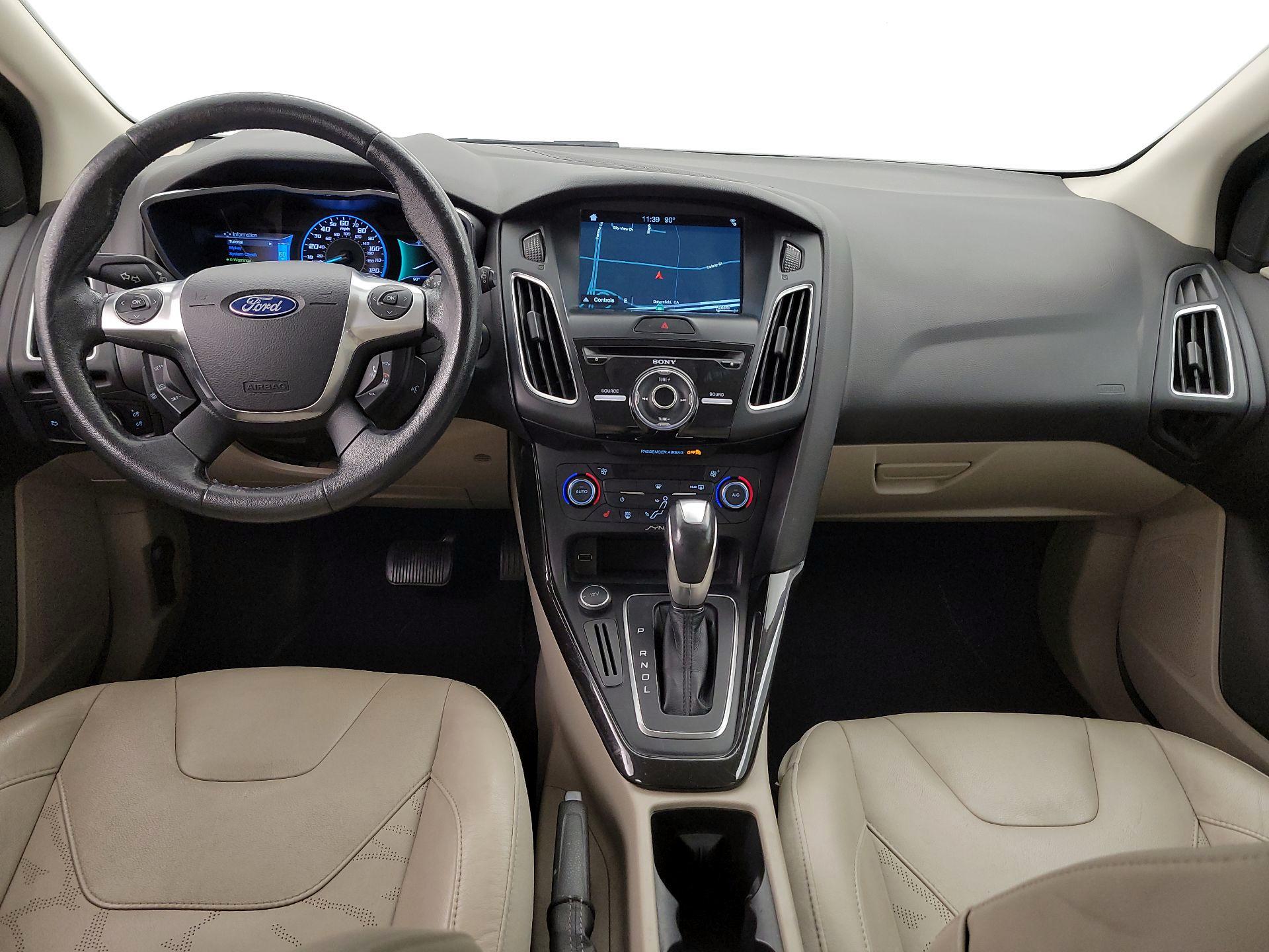 Thumbnail: 2016 Ford Focus - 9