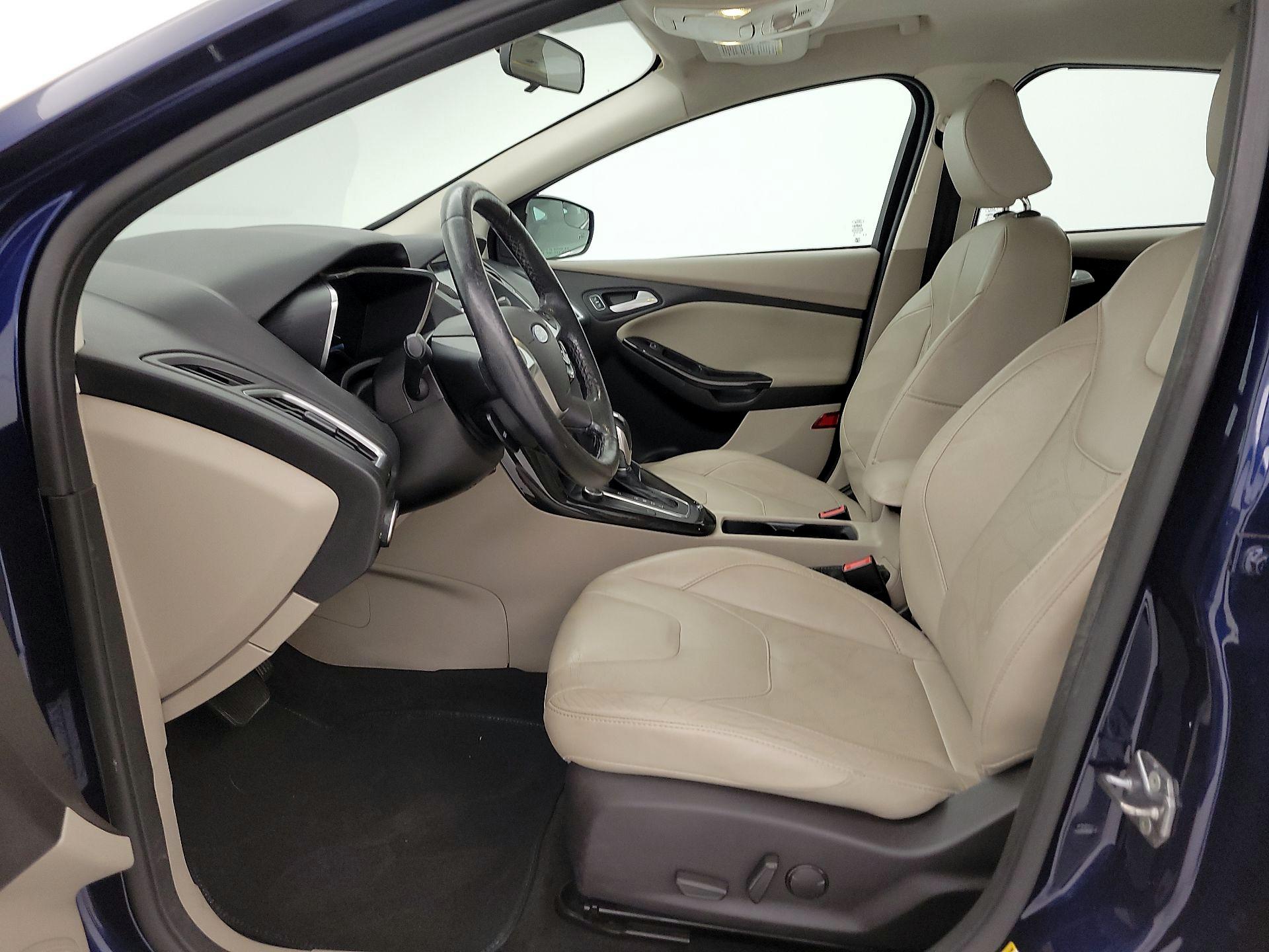 Thumbnail: 2016 Ford Focus - 11