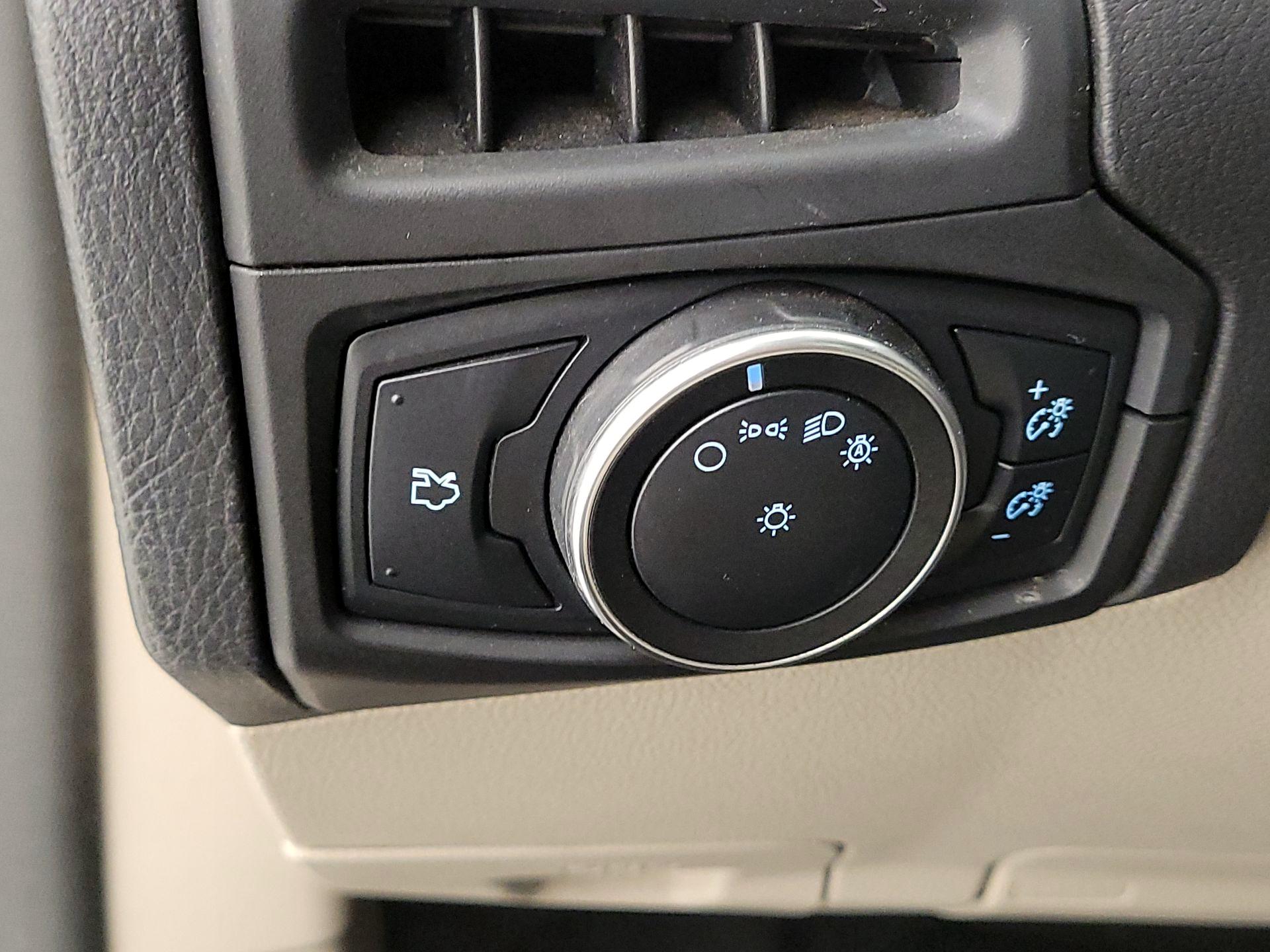 Thumbnail: 2016 Ford Focus - 13