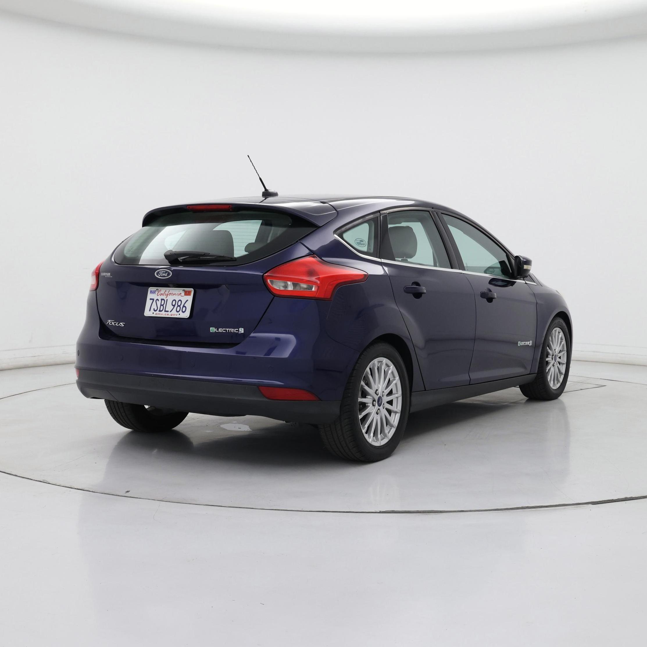 Thumbnail: 2016 Ford Focus - 8