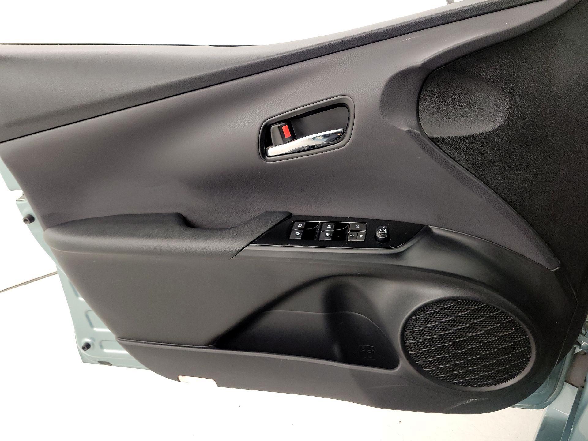 Thumbnail: 2017 Toyota Prius - 12