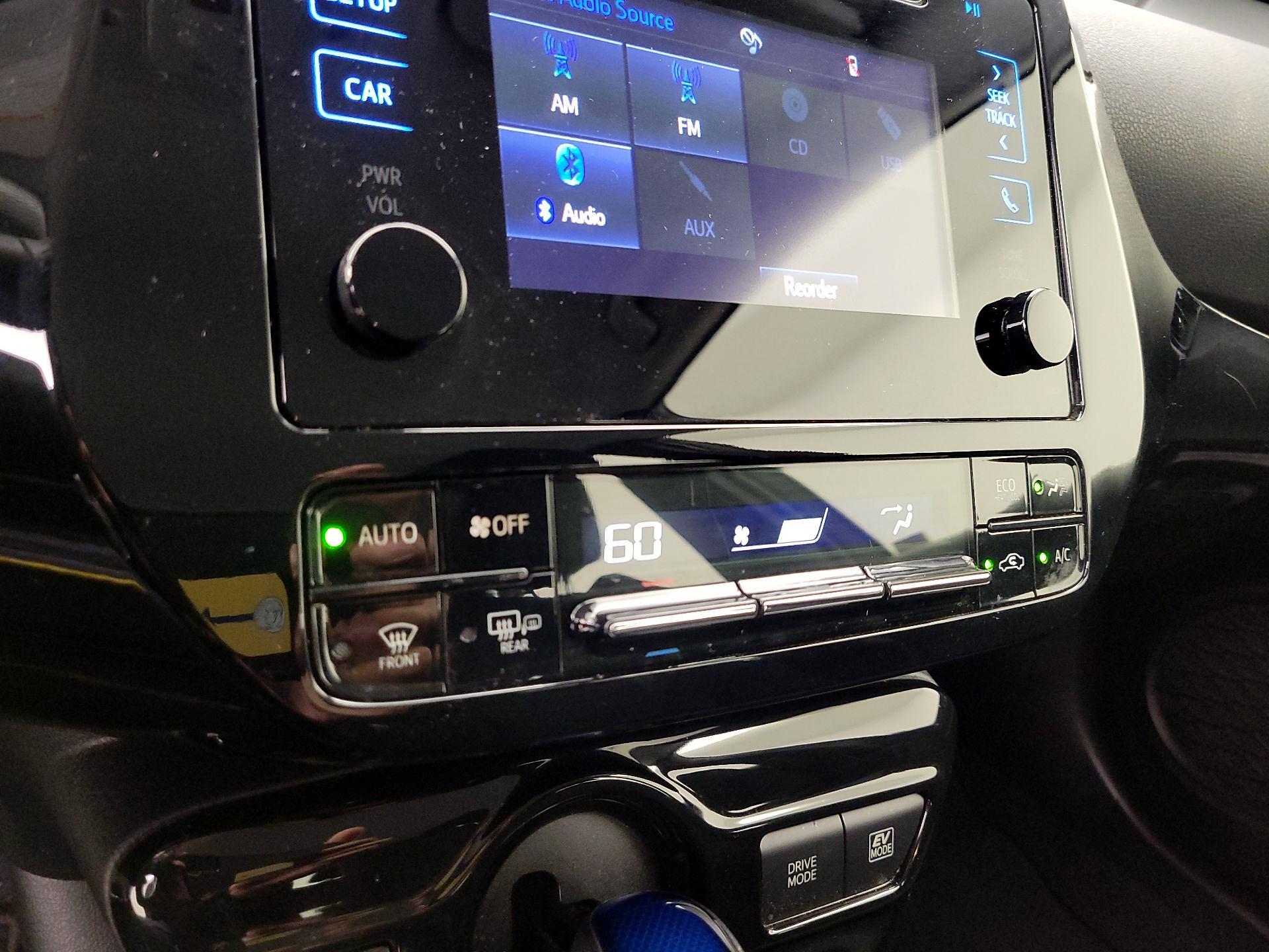 Thumbnail: 2017 Toyota Prius - 16