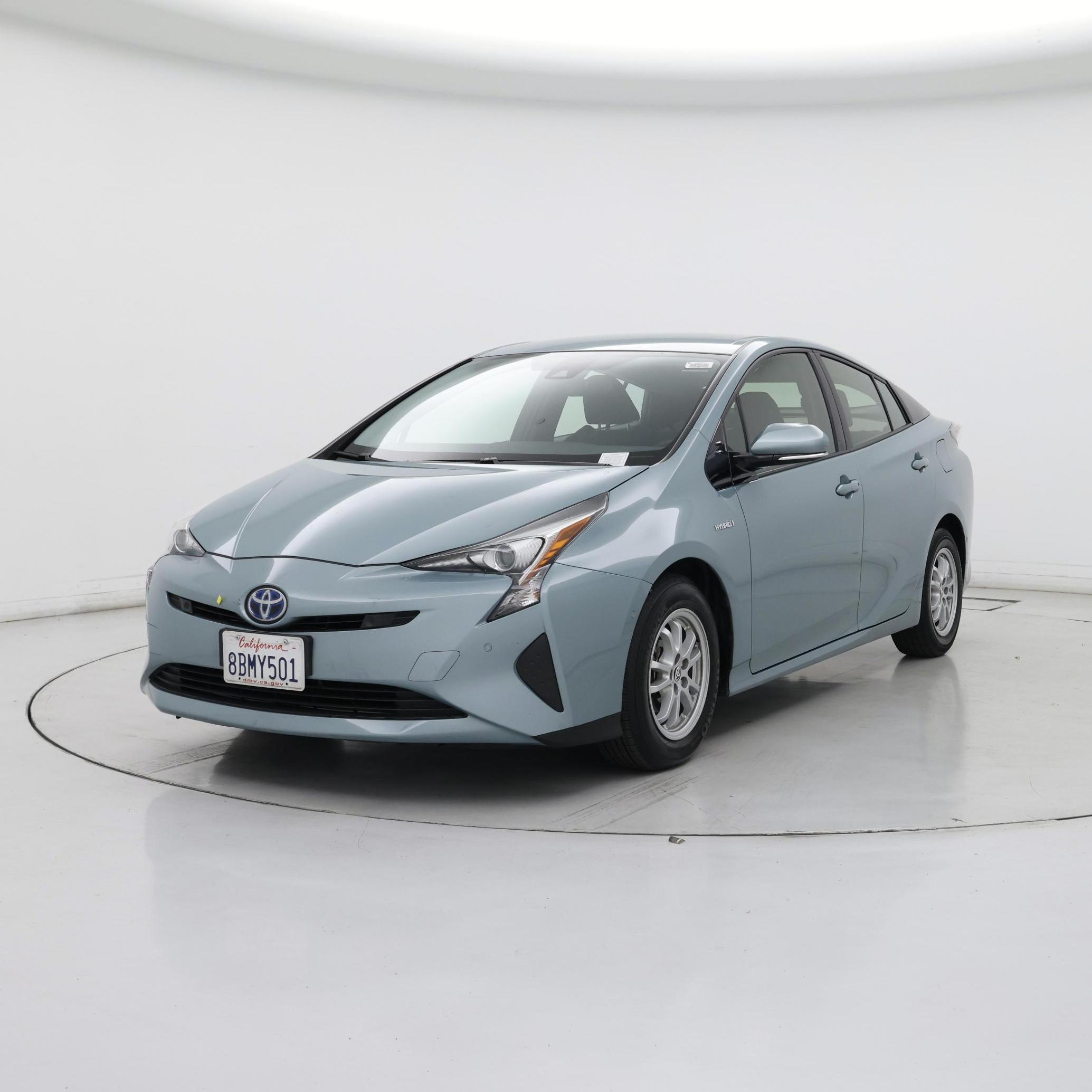 Thumbnail: 2017 Toyota Prius - 4
